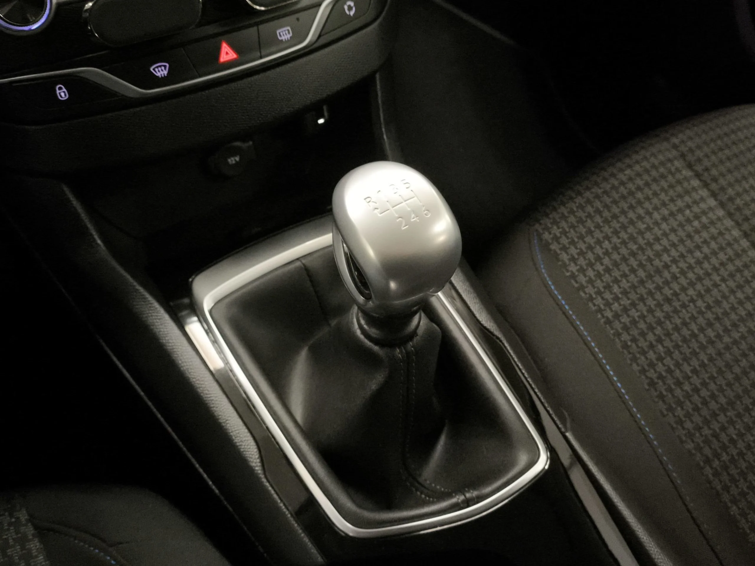 Peugeot 308 SW PureTech 130 SANDS Style 96 kW (130 CV) - Foto 15