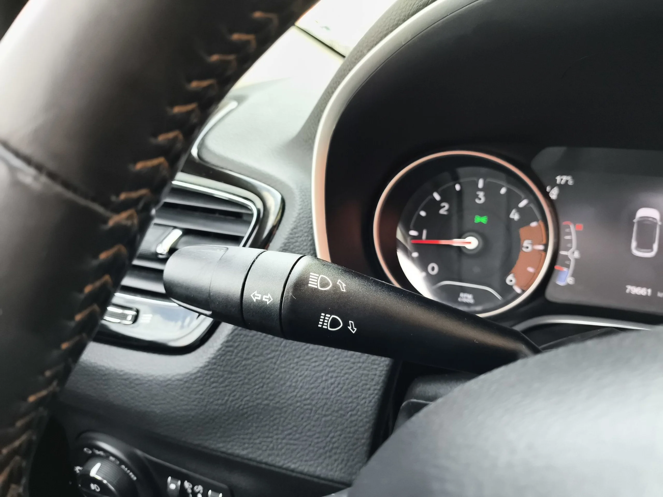 Jeep Compass 1.6 Multijet Limited 4x2 88 kW (120 CV) - Foto 17