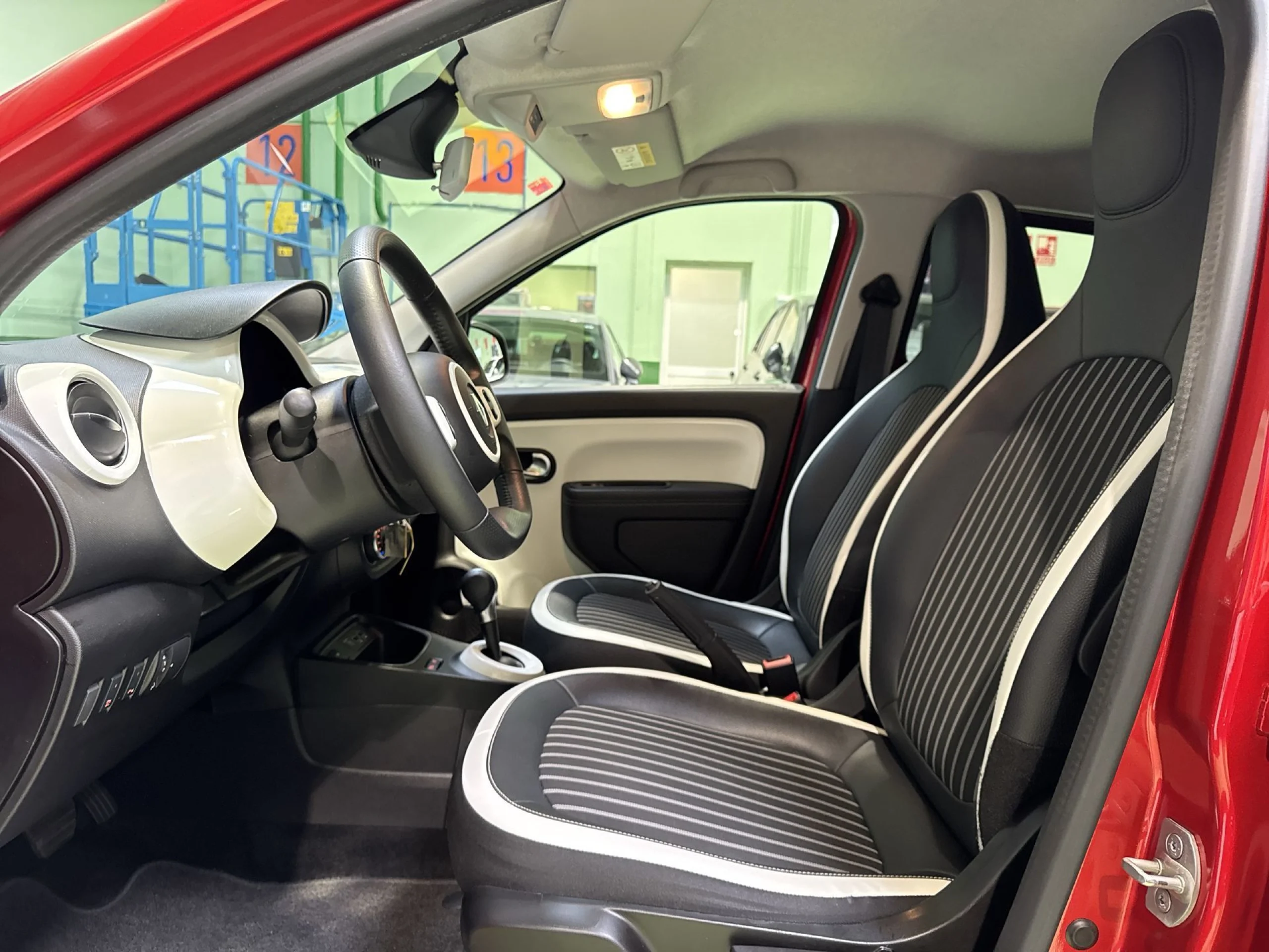 Renault Twingo Zen R80 batería 20kWh 60 kW (82 CV) - Foto 8