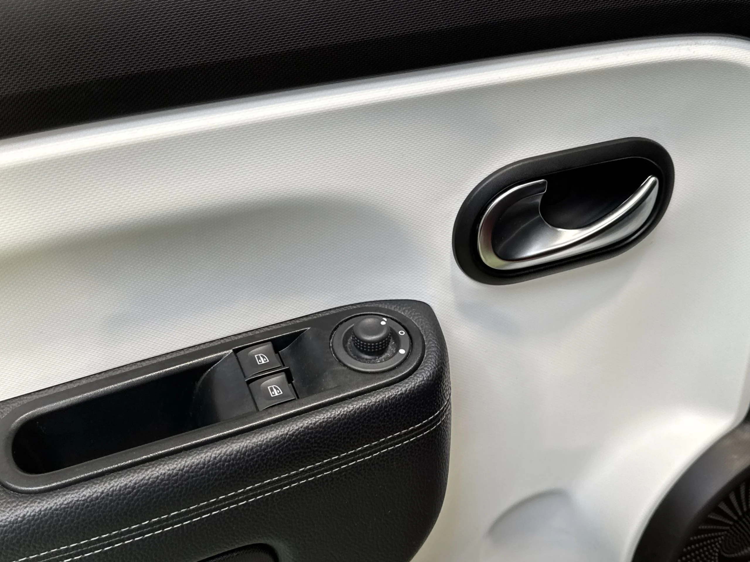 Renault Twingo Zen R80 batería 20kWh 60 kW (82 CV) - Foto 10