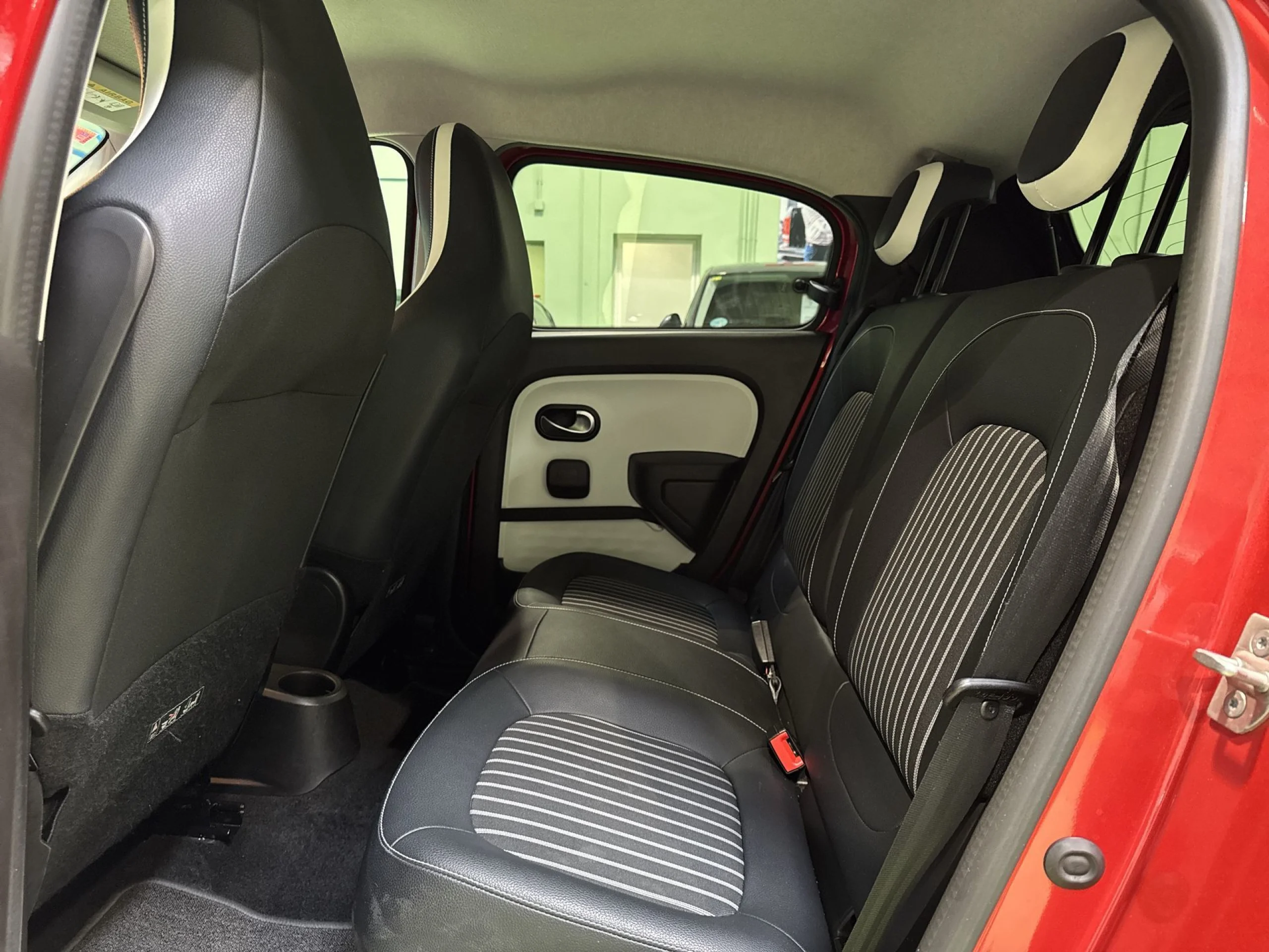 Renault Twingo Zen R80 batería 20kWh 60 kW (82 CV) - Foto 21