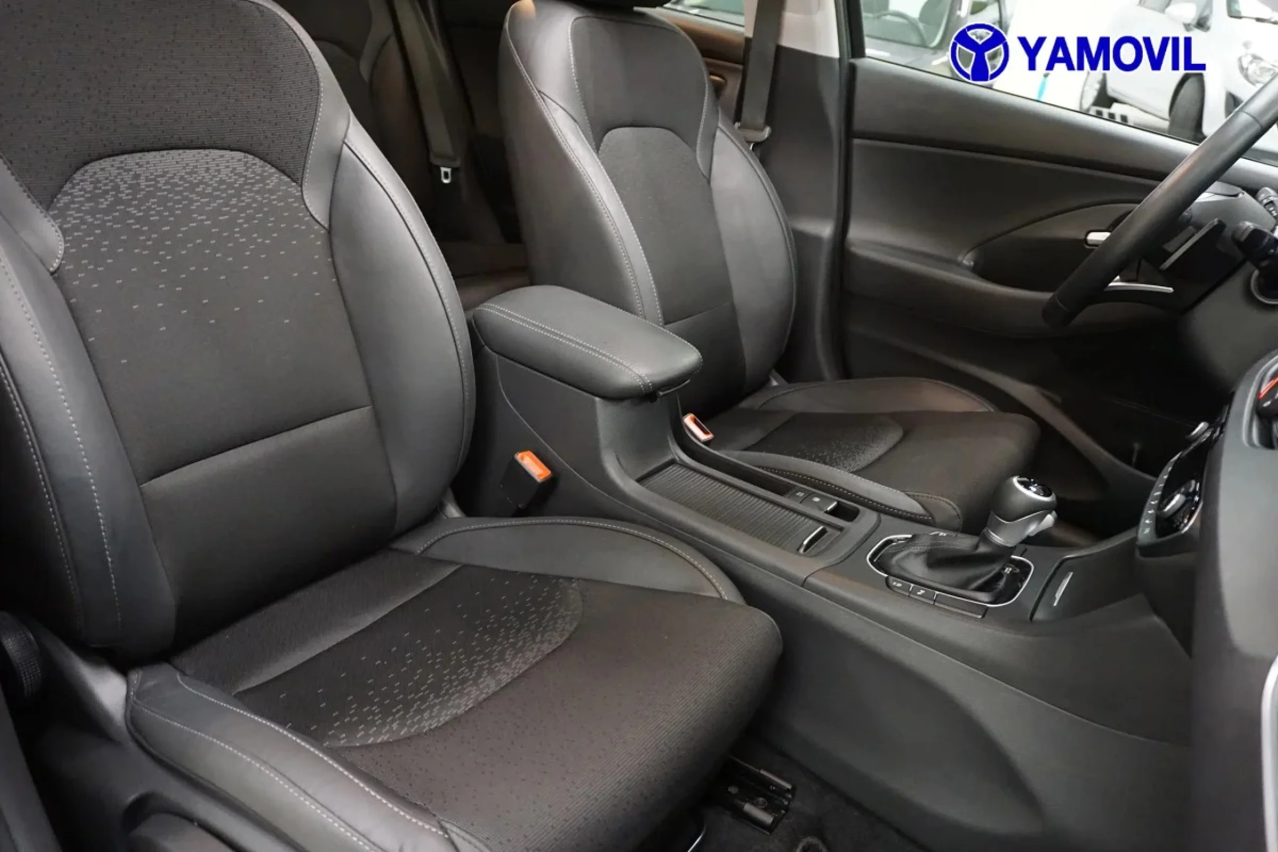 Hyundai I30 Fastback 1.4 TGDI Style DCT 103 kW (140 CV) - Foto 15