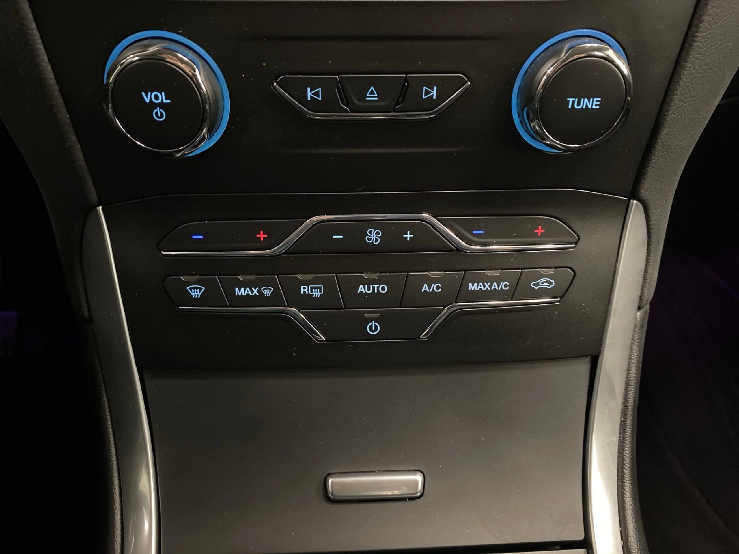 Ford S-Max 2.0 TDCI Panther Titanium 110 kW (150 CV) - Foto 16