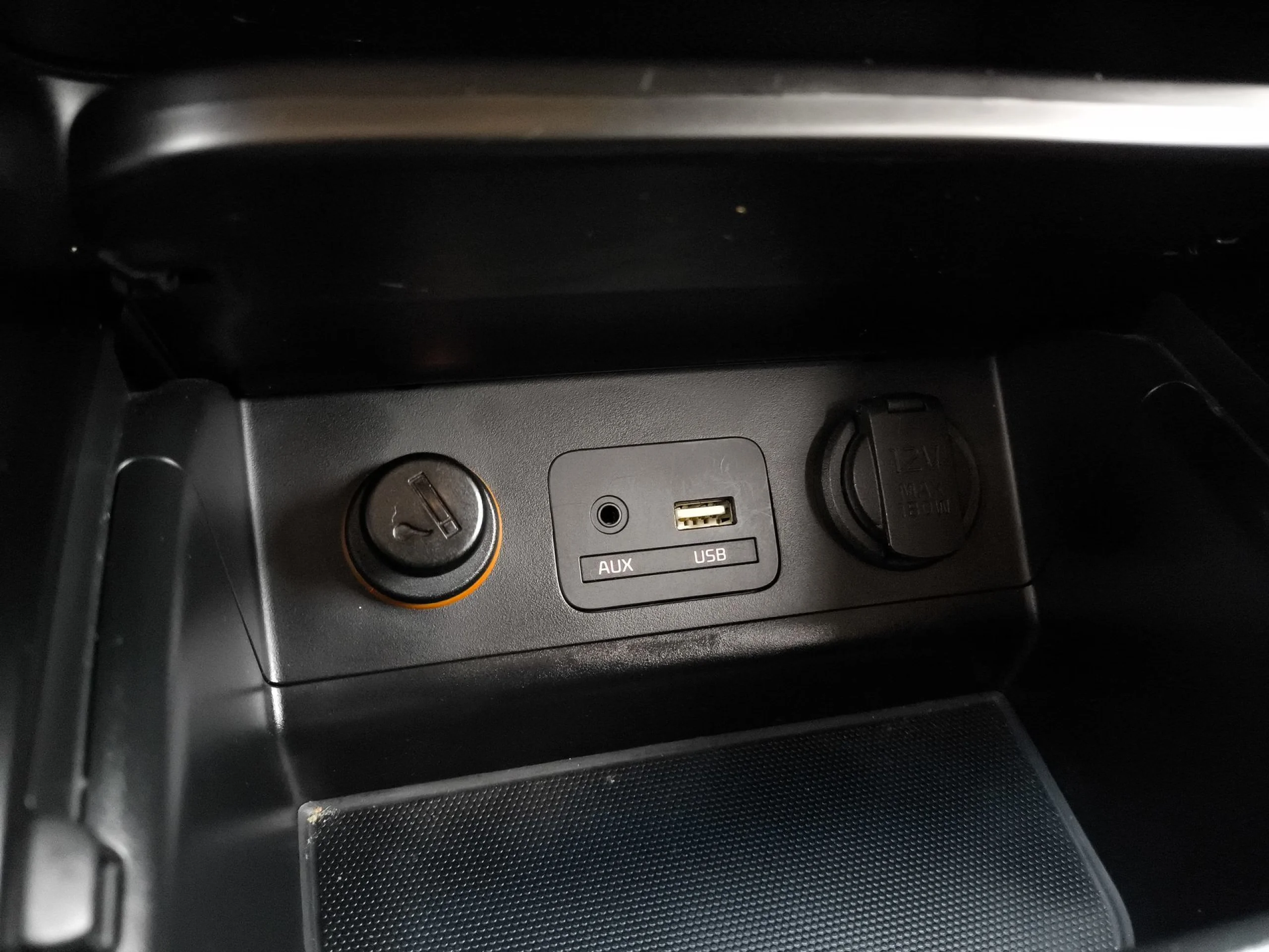 Kia Carens 1.6 GDi Concept 99 kW (135 CV) - Foto 17