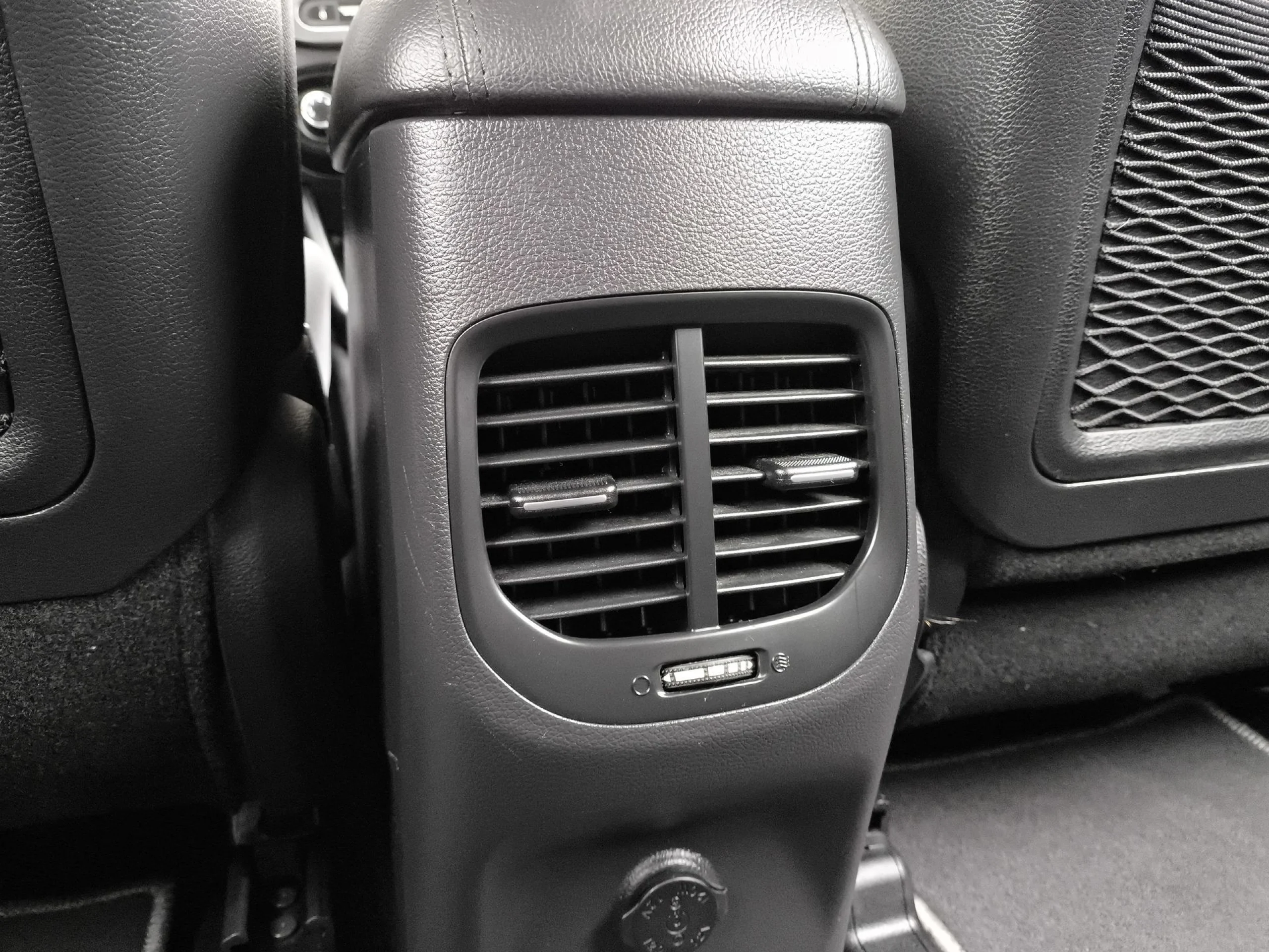 Kia Carens 1.6 GDi Concept 99 kW (135 CV) - Foto 19