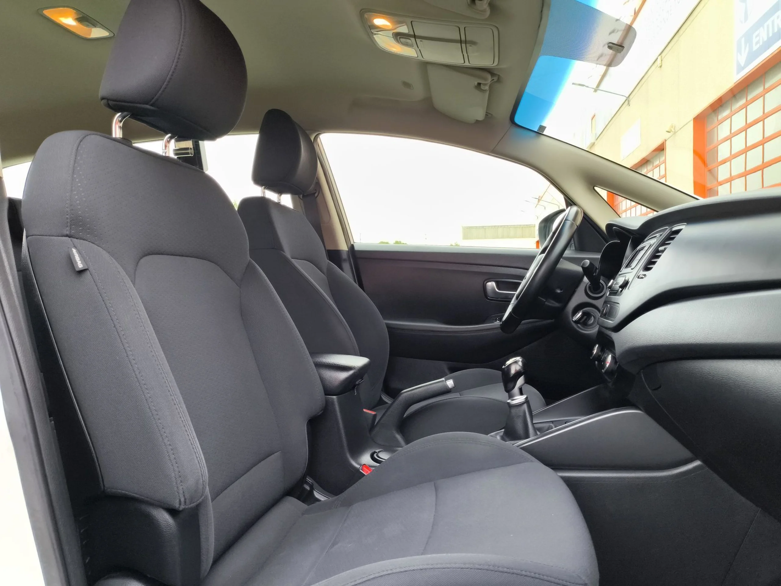 Kia Carens 1.6 GDi Concept 99 kW (135 CV) - Foto 21