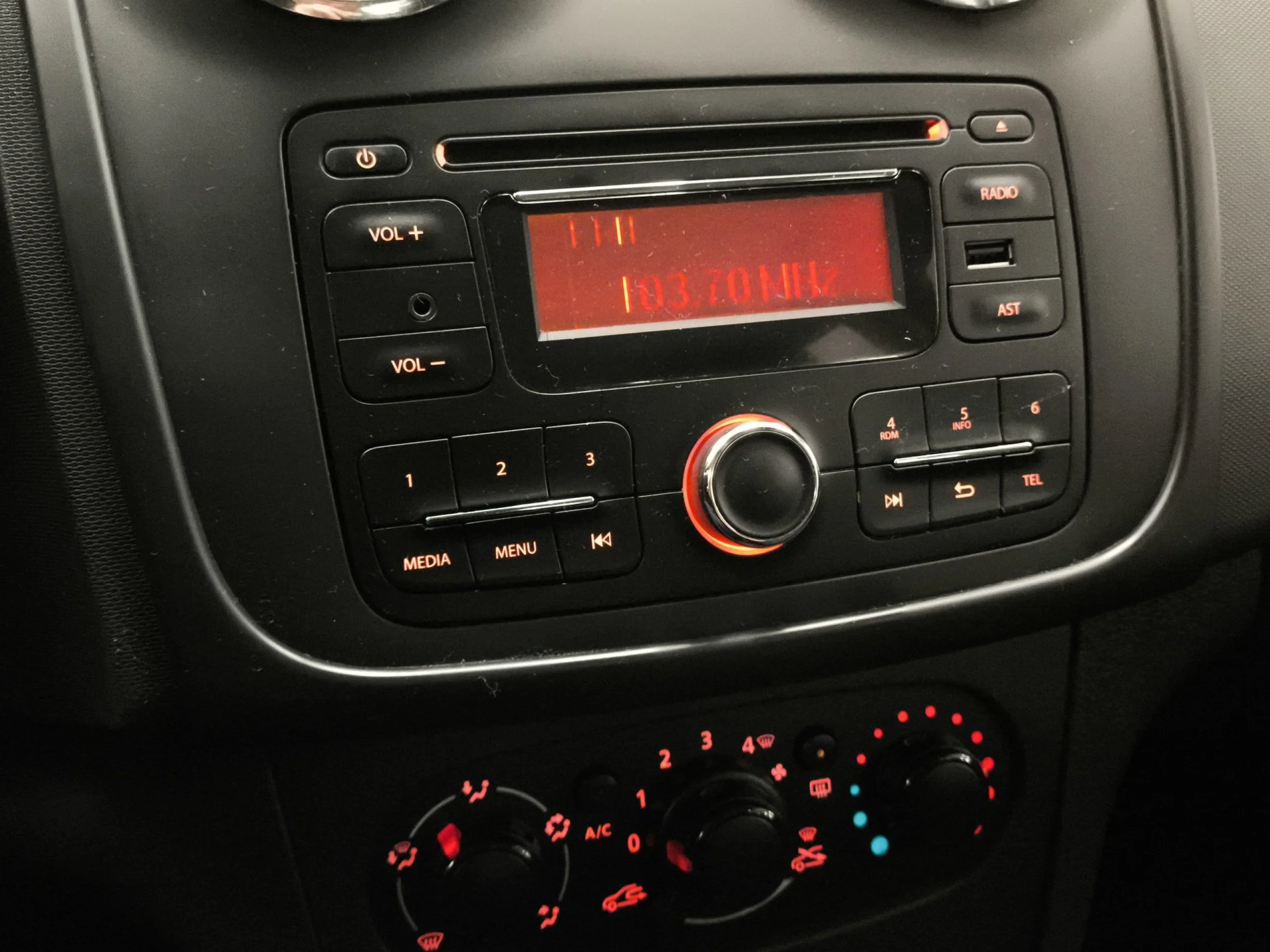 Dacia Sandero 1.2 Ambiance 55 kW (75 CV) - Foto 13