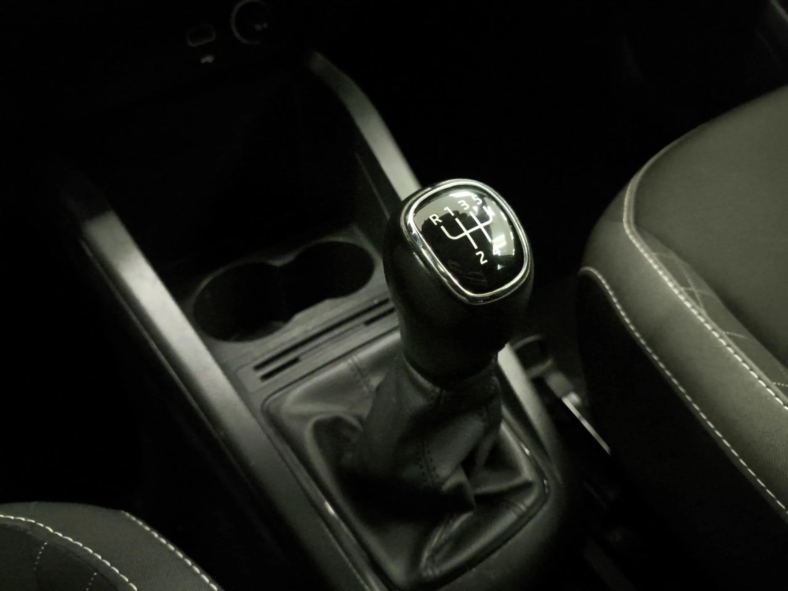 Skoda Fabia 1.0 TSI Ambition Plus 70 kW (95 CV) - Foto 19