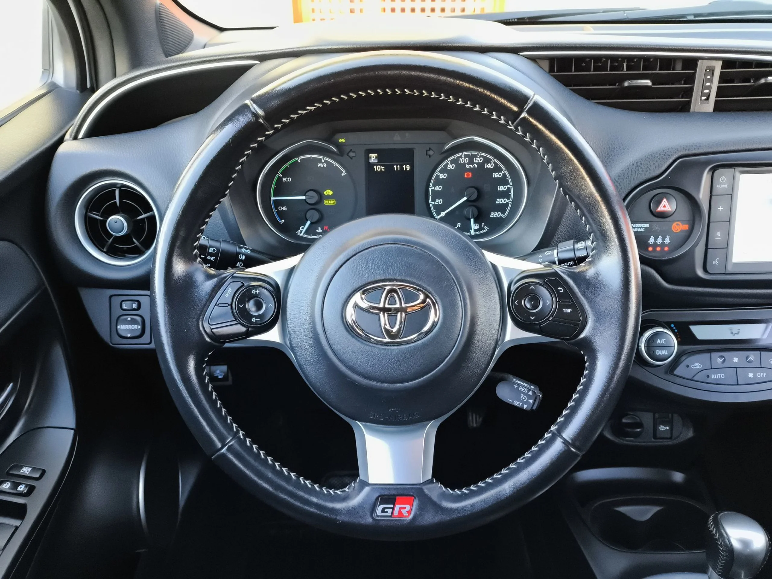 Toyota Yaris 1.5 100H GR-Sport 74 kW (100 CV) - Foto 11