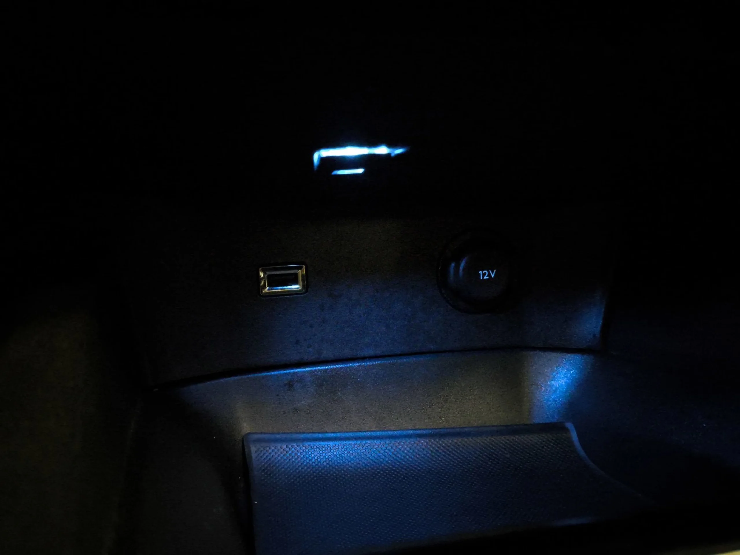 Peugeot 5008 BlueHDI 130 SANDS GT EAT8 96 kW (130 CV) - Foto 22