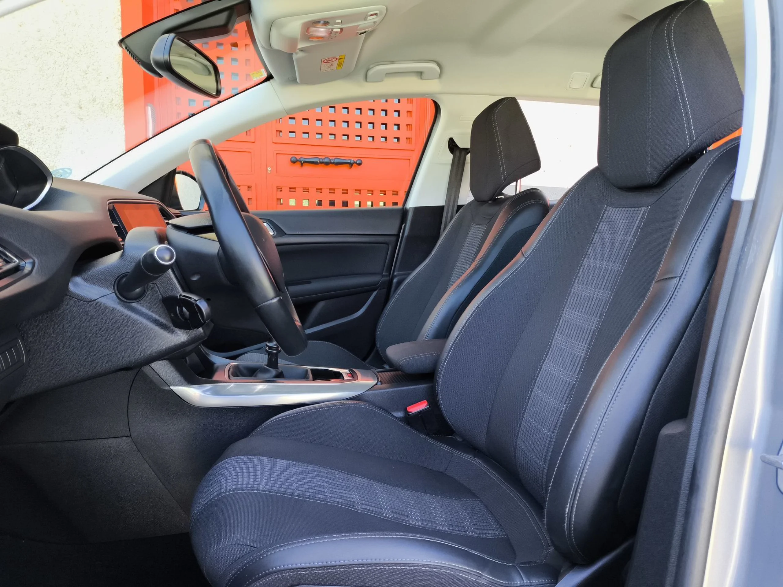 Peugeot 308 SW PureTech 130 SANDS Allure 96 kW (130 CV) - Foto 8