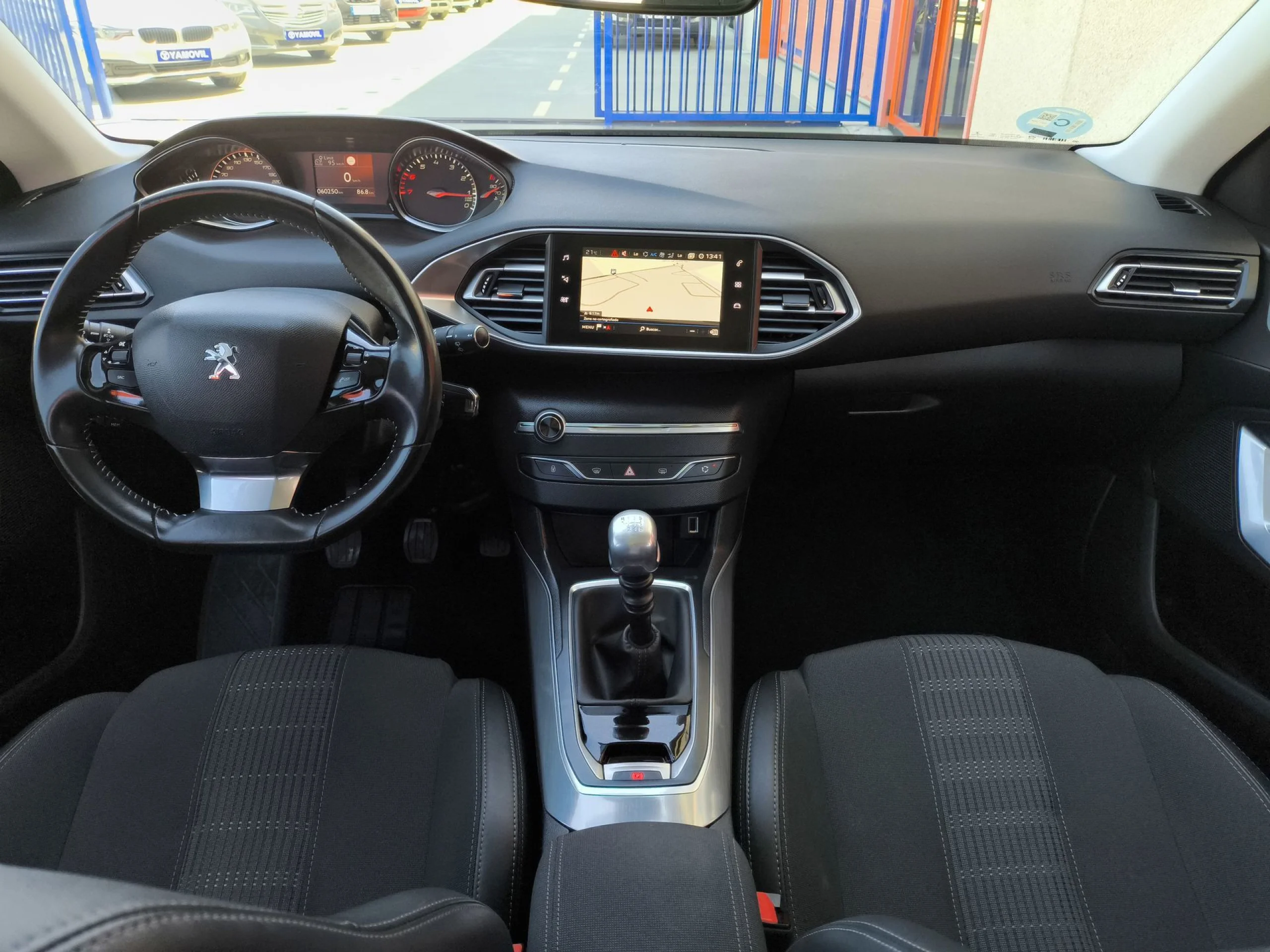 Peugeot 308 SW PureTech 130 SANDS Allure 96 kW (130 CV) - Foto 11