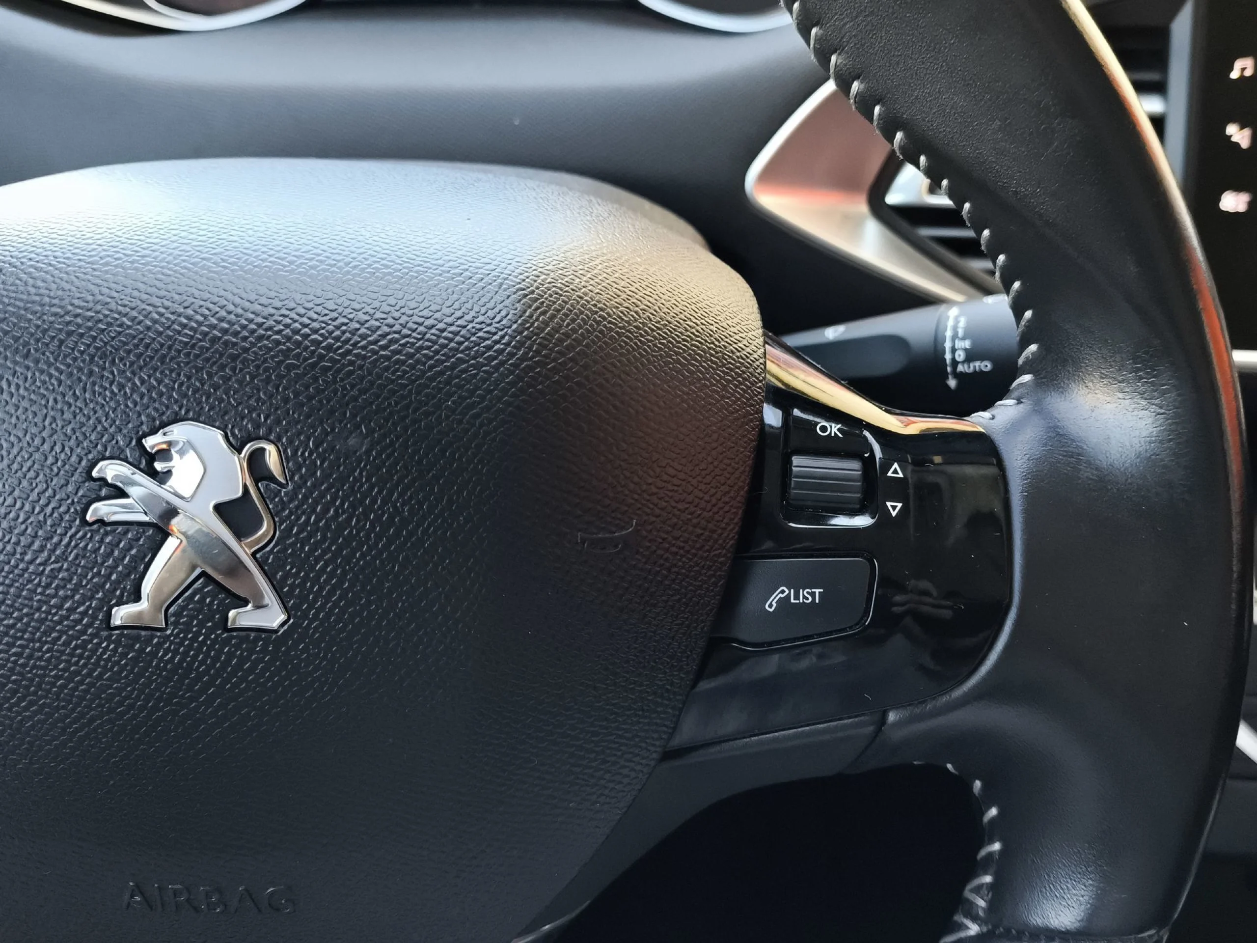 Peugeot 308 SW PureTech 130 SANDS Allure 96 kW (130 CV) - Foto 15