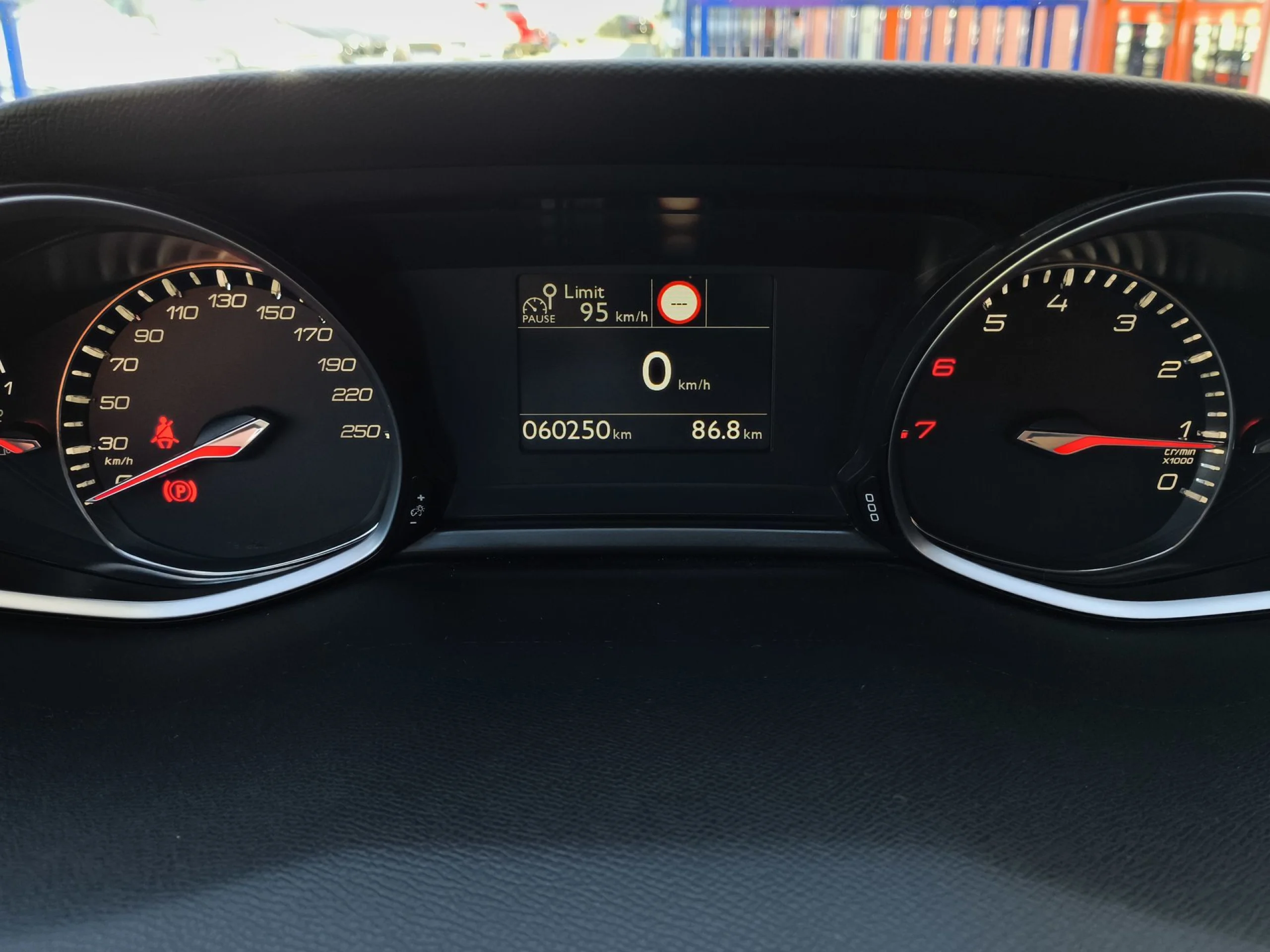 Peugeot 308 SW PureTech 130 SANDS Allure 96 kW (130 CV) - Foto 18