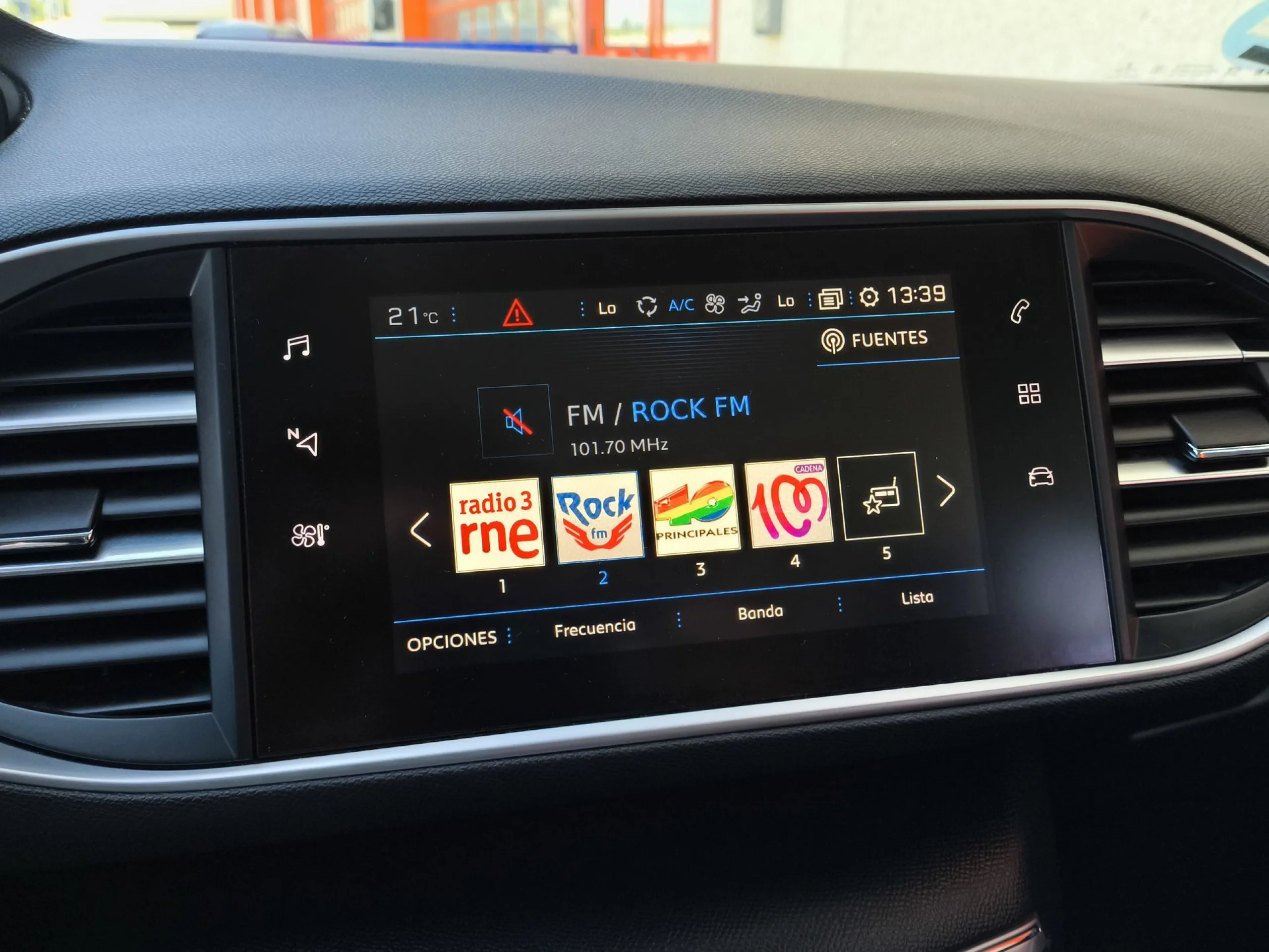 Peugeot 308 SW PureTech 130 SANDS Allure 96 kW (130 CV) - Foto 19