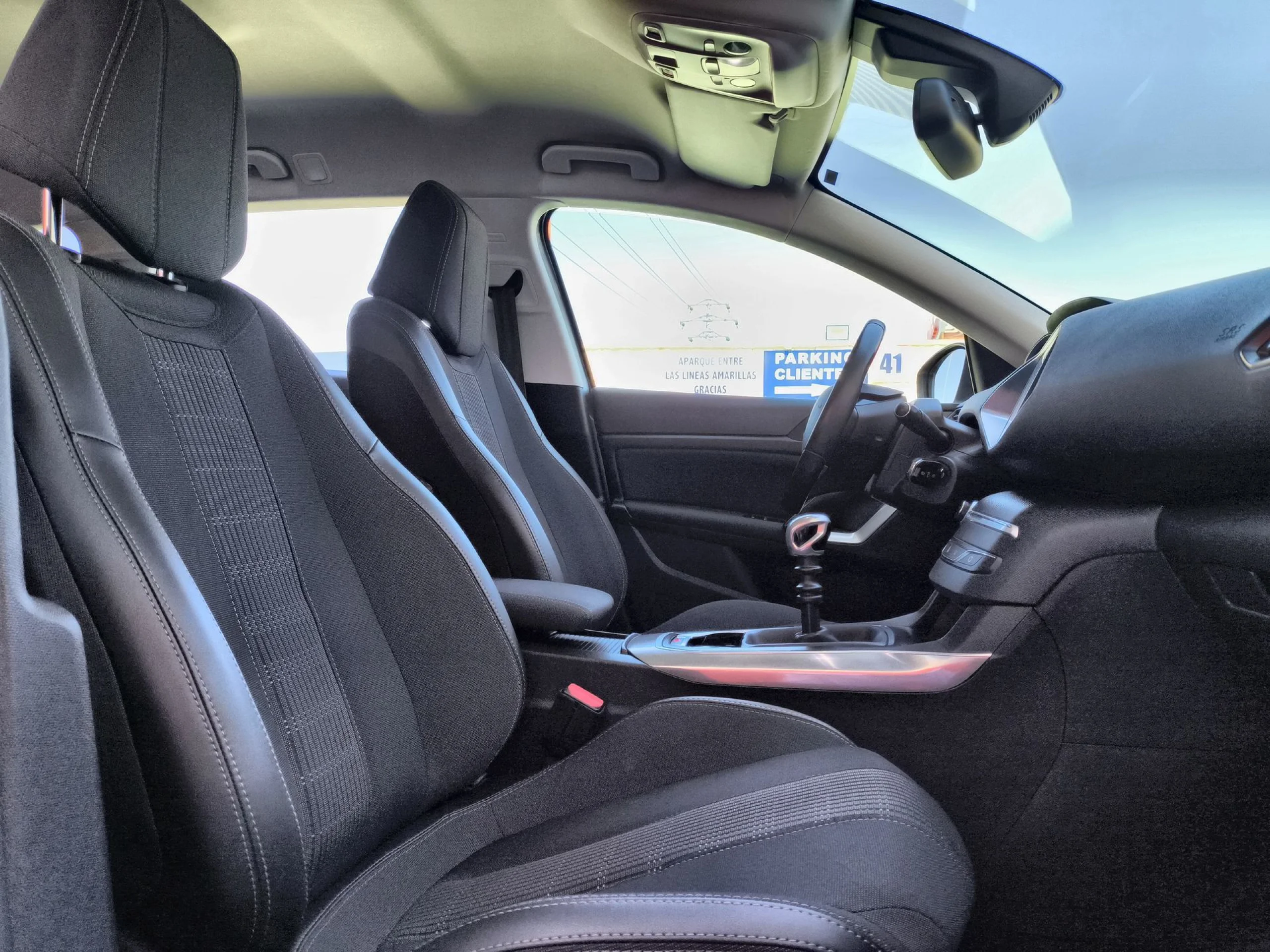 Peugeot 308 SW PureTech 130 SANDS Allure 96 kW (130 CV) - Foto 28