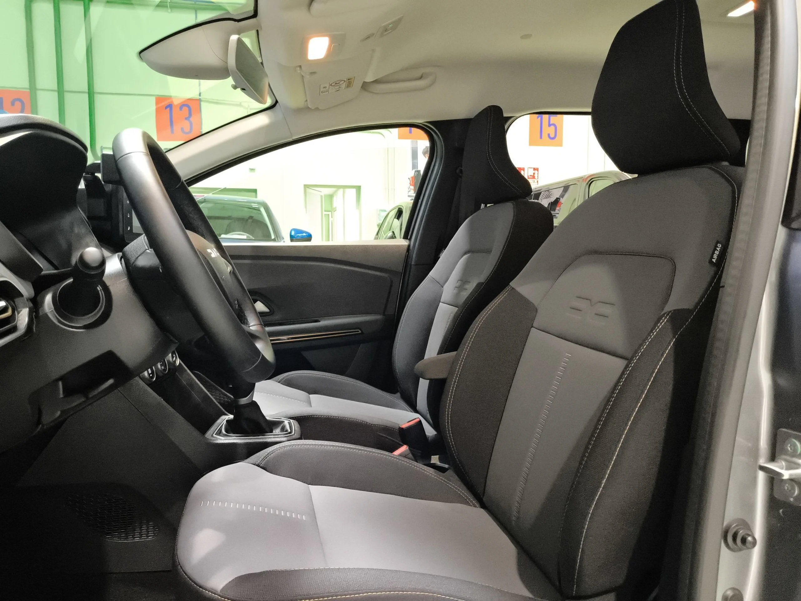 Dacia Jogger 1.6 Hybrid Extreme 104 kW (140 CV) - Foto 8