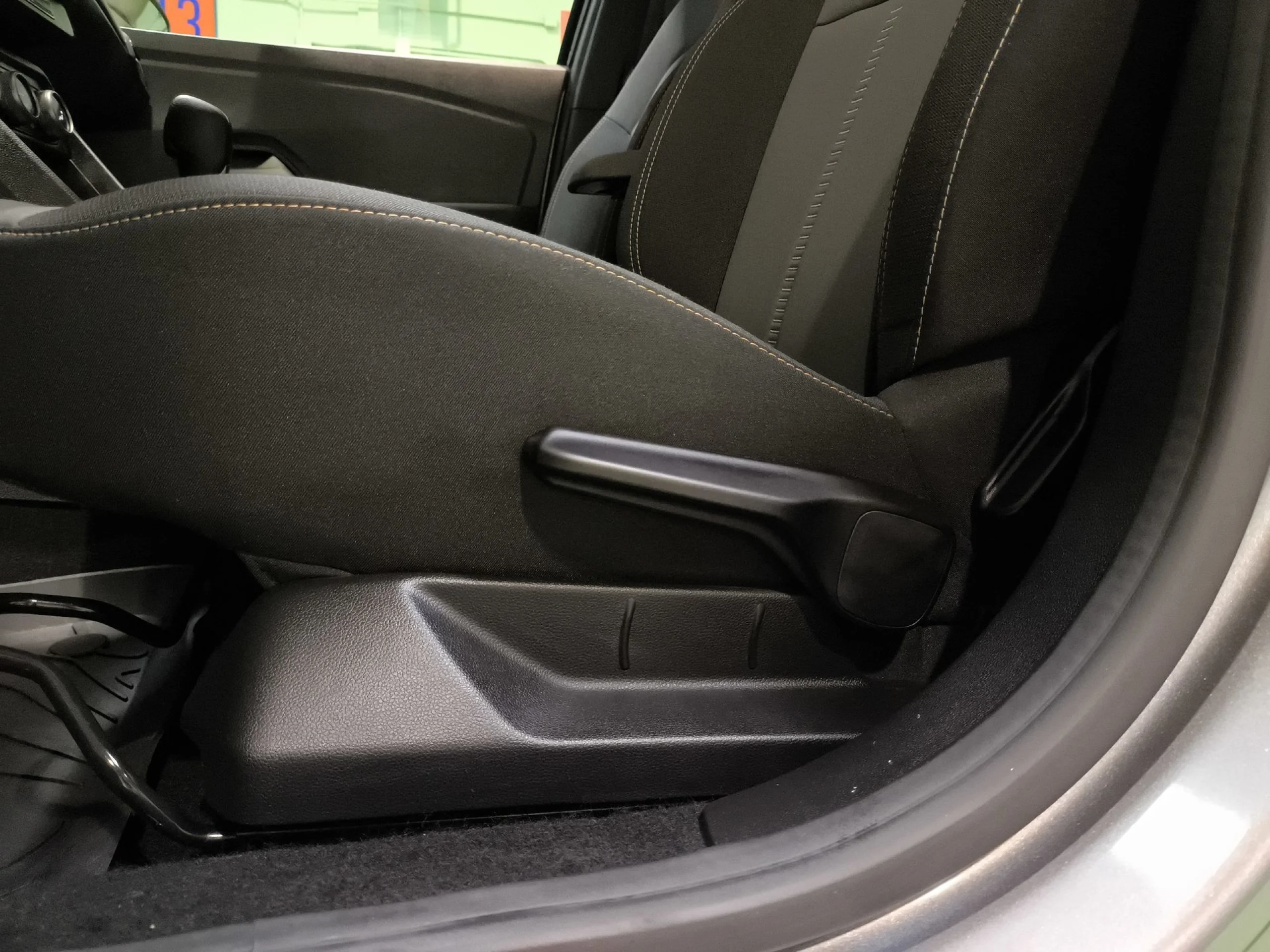 Dacia Jogger 1.6 Hybrid Extreme 104 kW (140 CV) - Foto 9