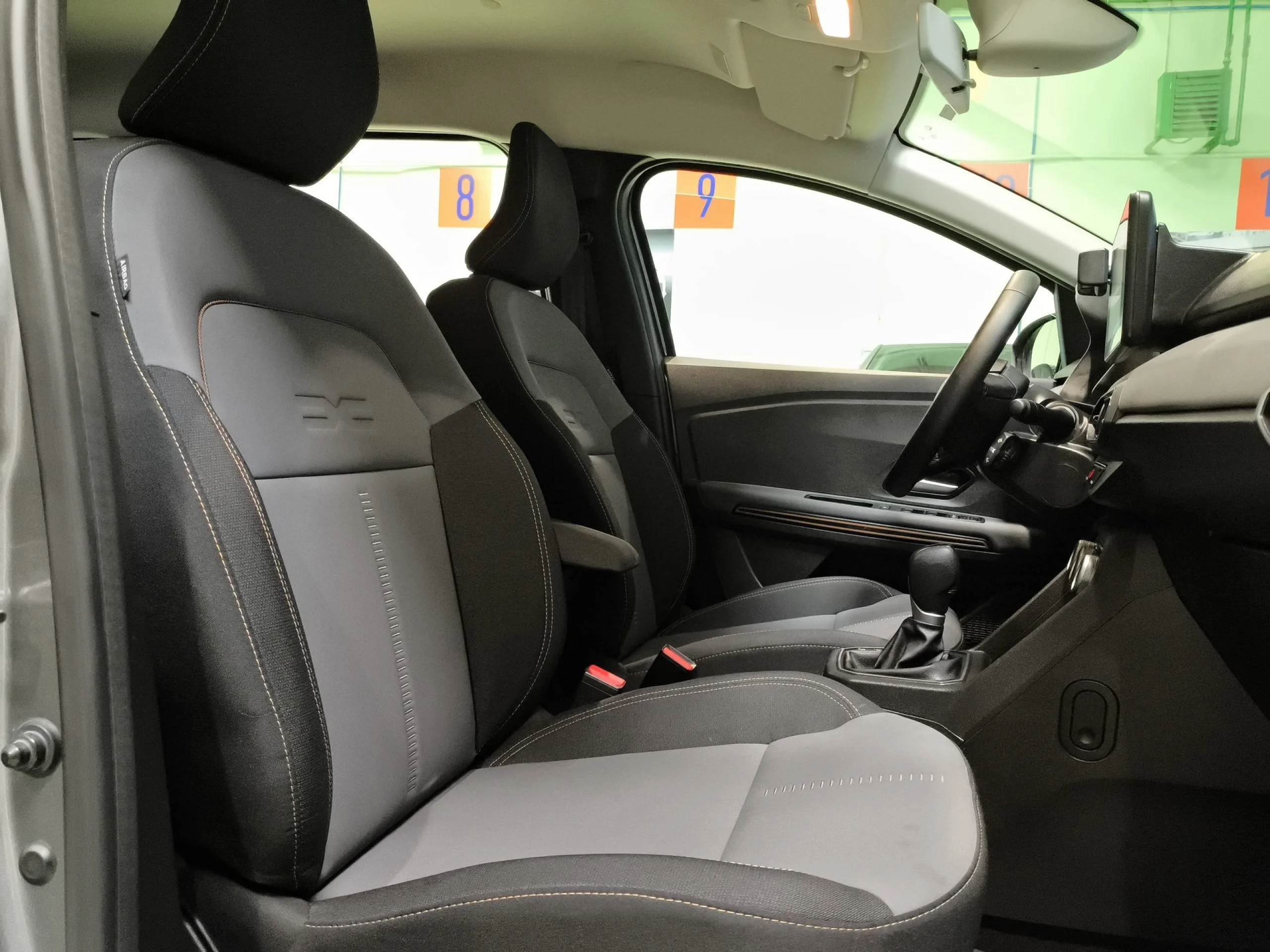 Dacia Jogger 1.6 Hybrid Extreme 104 kW (140 CV) - Foto 28