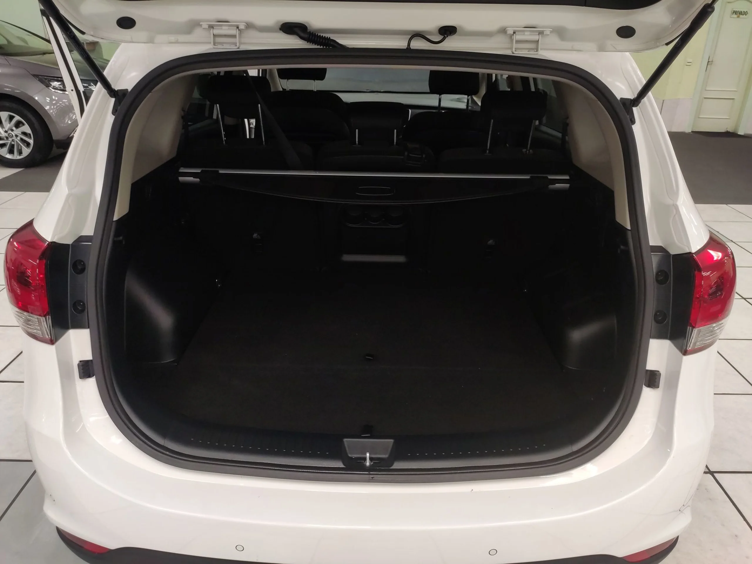 Kia Carens 1.6 GDi Drive 99 kW (135 CV) - Foto 20