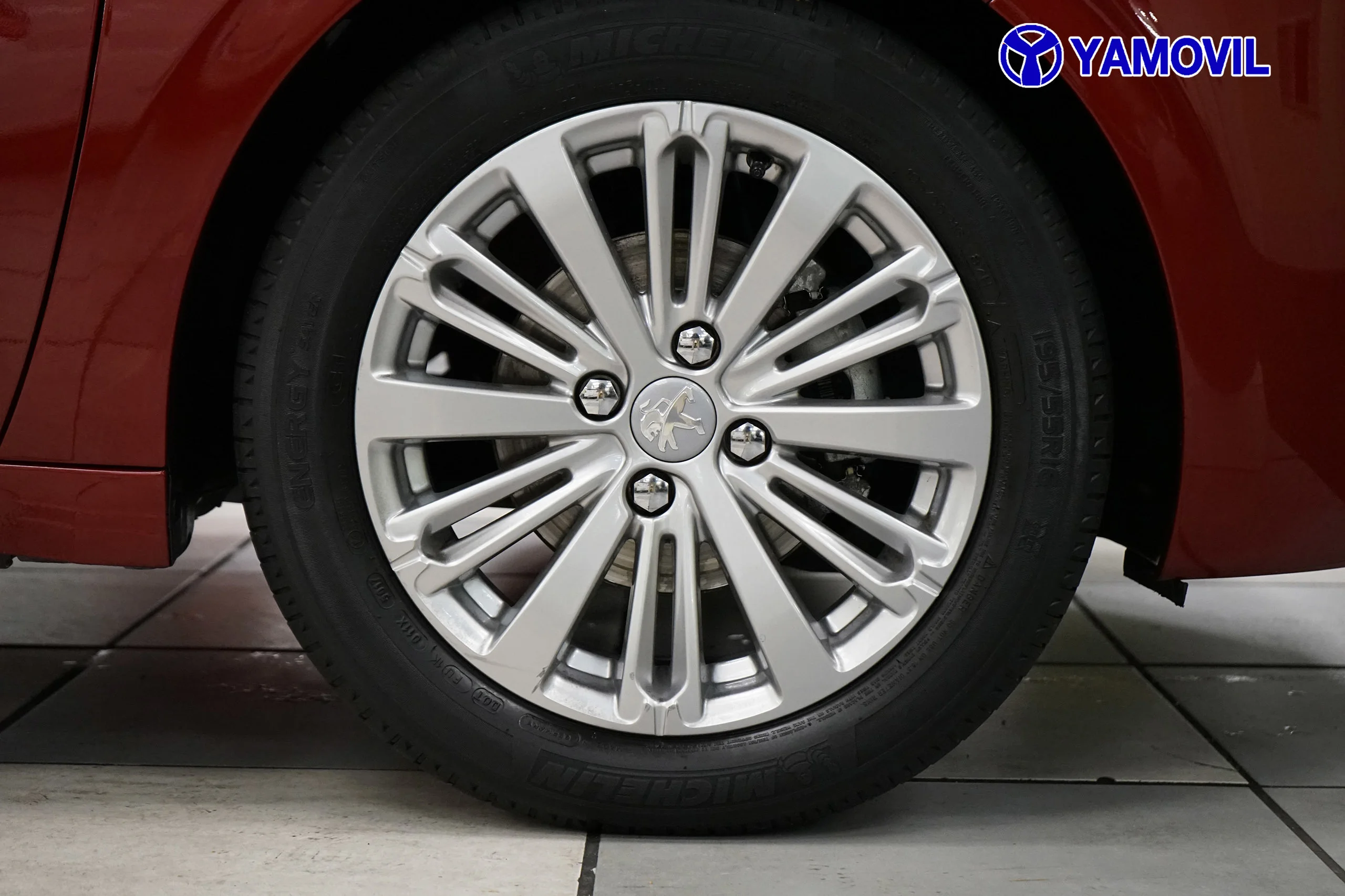 Peugeot 208 BlueHDi 100 Allure 73 kW (100 CV) - Foto 9