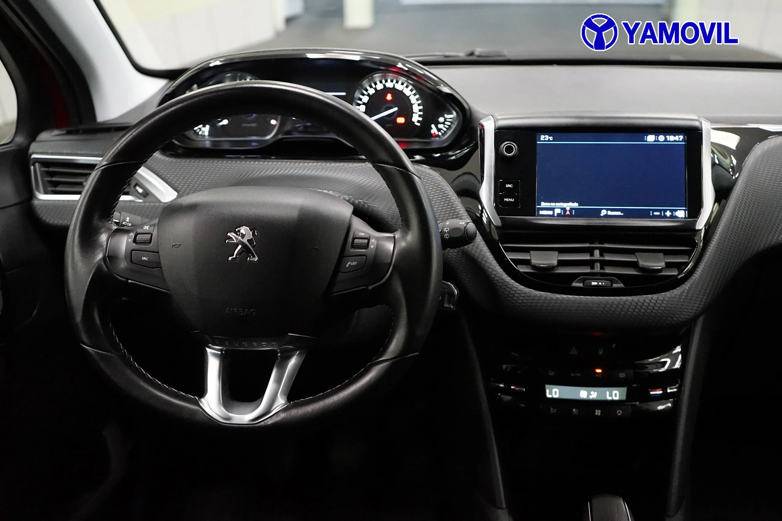 Peugeot 208 BlueHDi 100 Allure 73 kW (100 CV) - Foto 17
