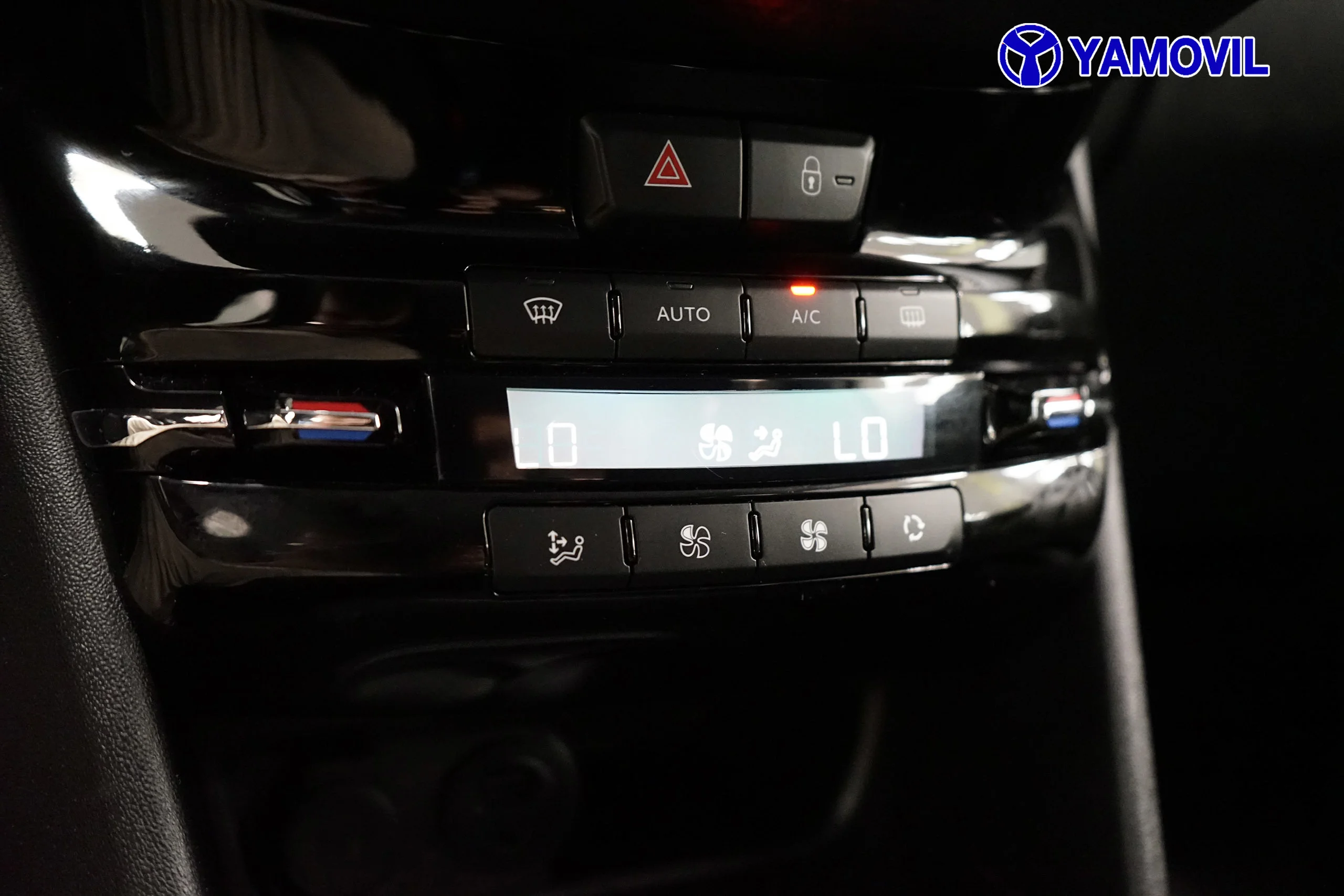 Peugeot 208 BlueHDi 100 Allure 73 kW (100 CV) - Foto 26