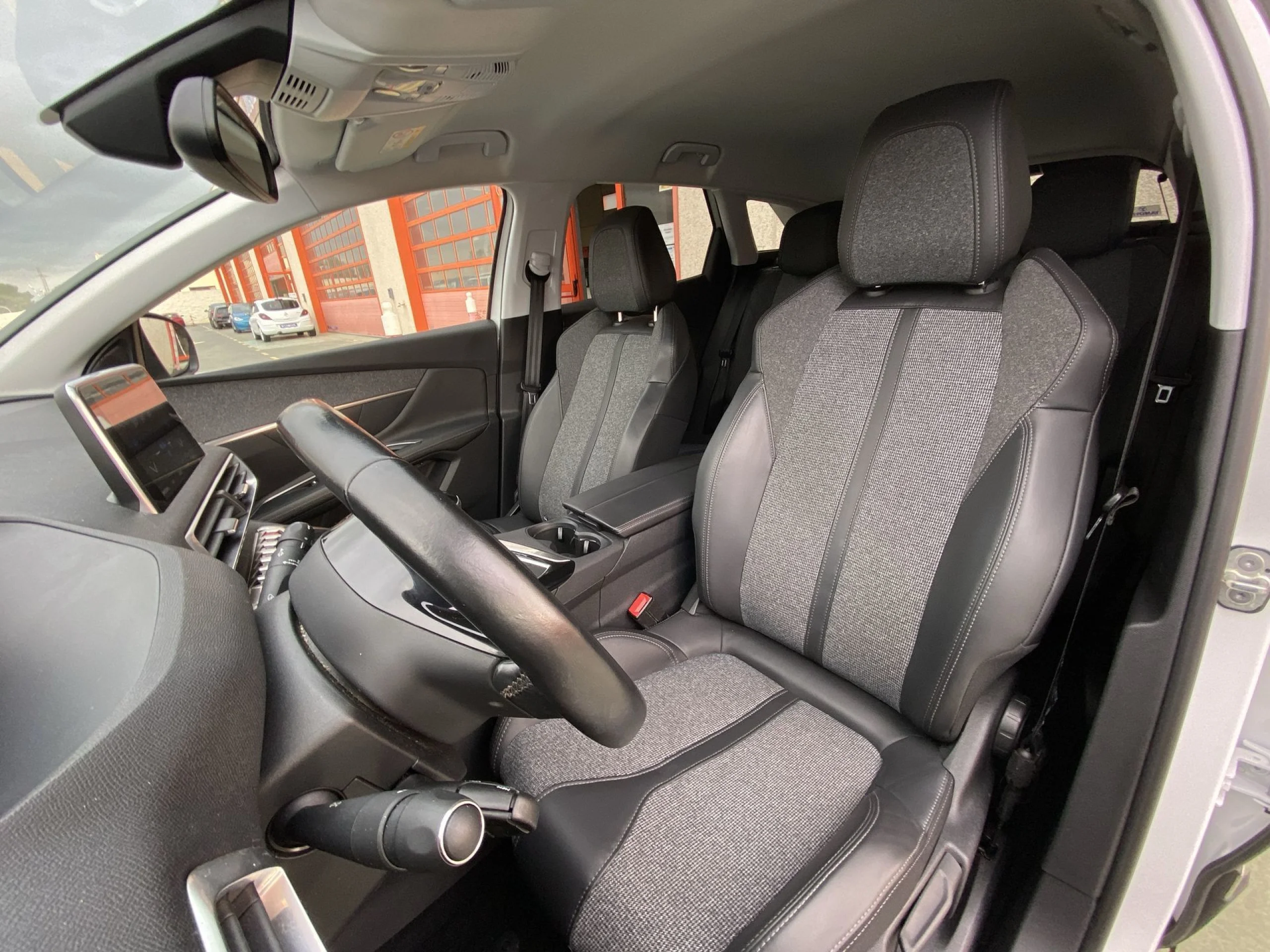 Peugeot 3008 SUV PureTech 130 SANDS Allure 96 kW (130 CV) - Foto 8