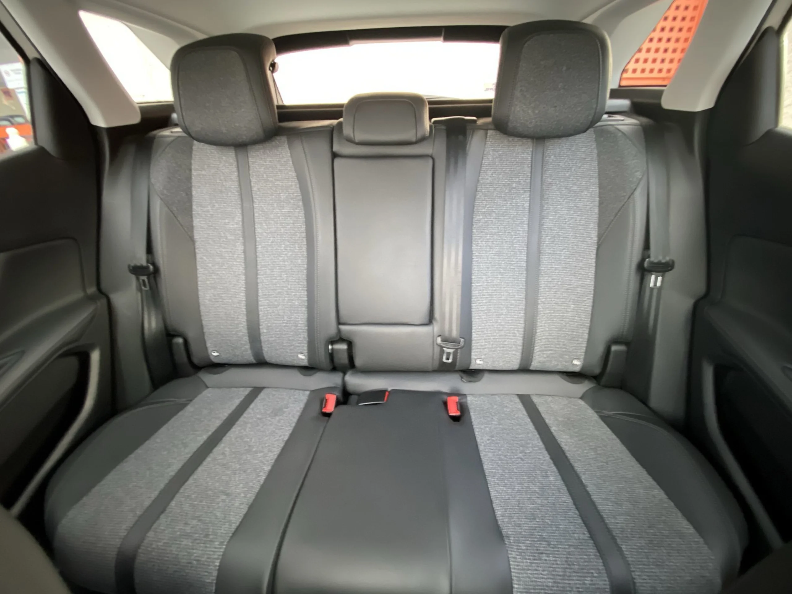 Peugeot 3008 SUV PureTech 130 SANDS Allure 96 kW (130 CV) - Foto 19