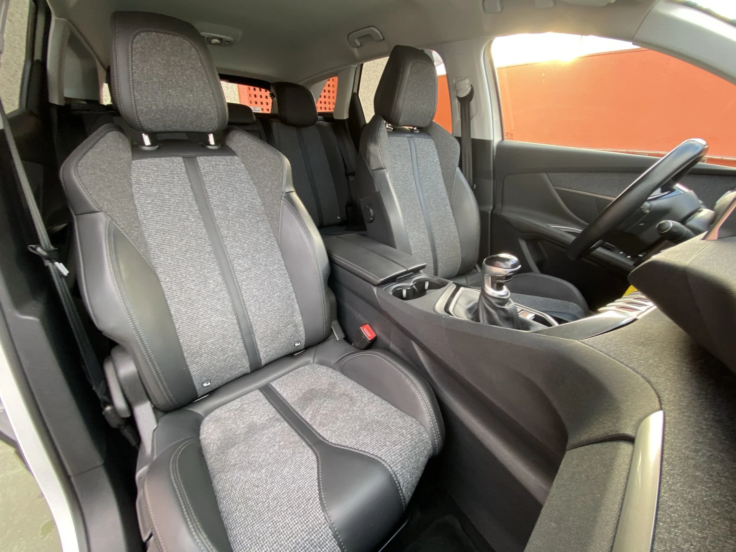 Peugeot 3008 SUV PureTech 130 SANDS Allure 96 kW (130 CV) - Foto 21