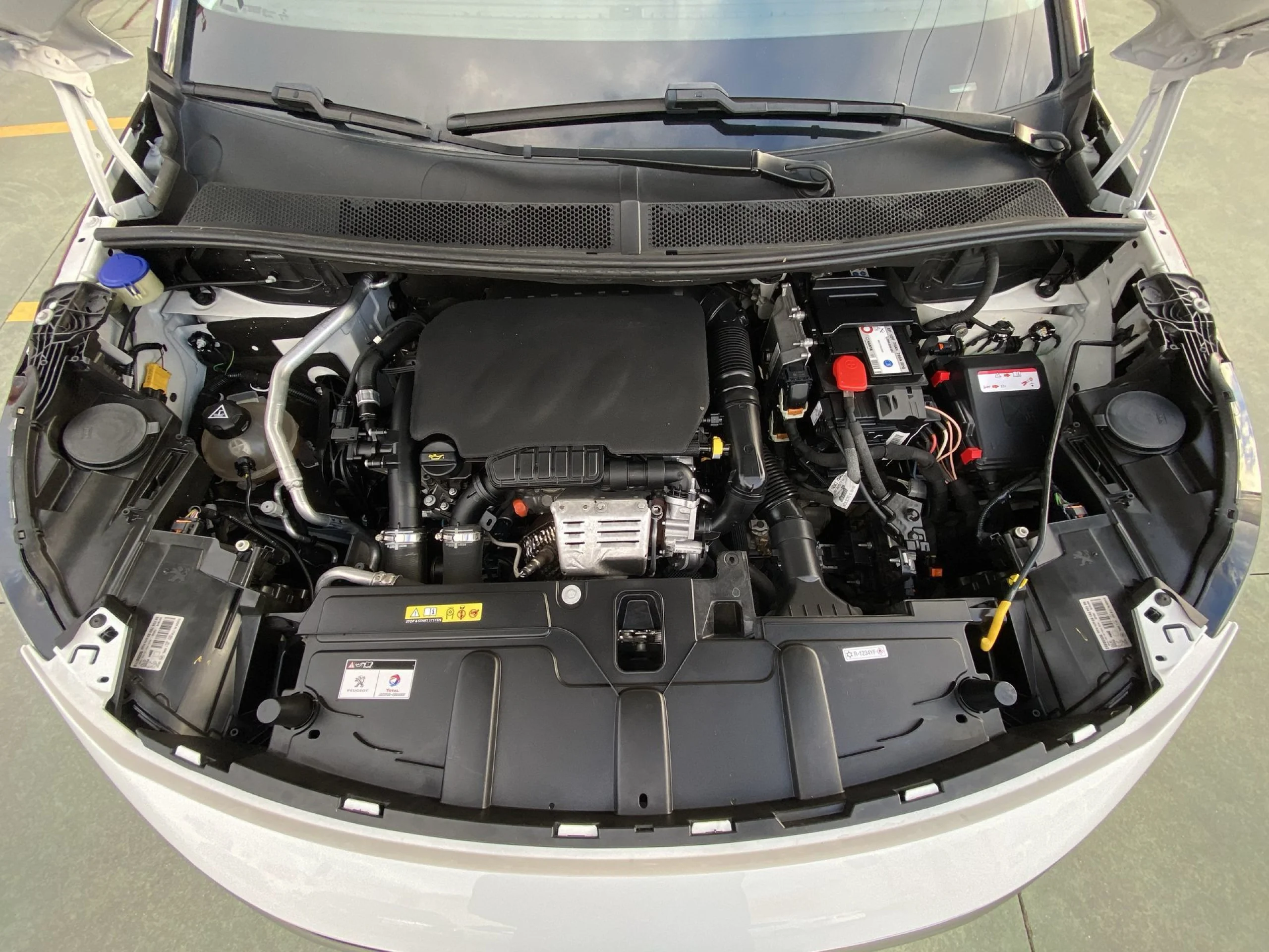 Peugeot 3008 SUV PureTech 130 SANDS Allure 96 kW (130 CV) - Foto 22