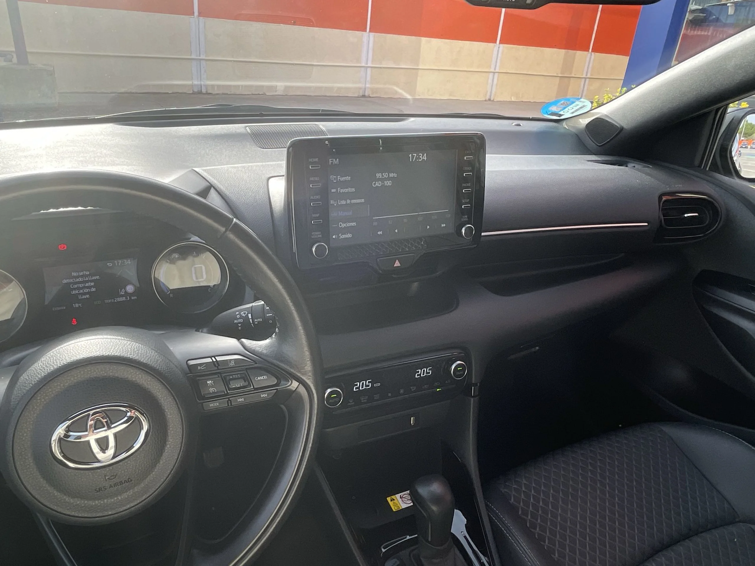 Toyota Yaris 120H Style 85 kW (116 CV) - Foto 16