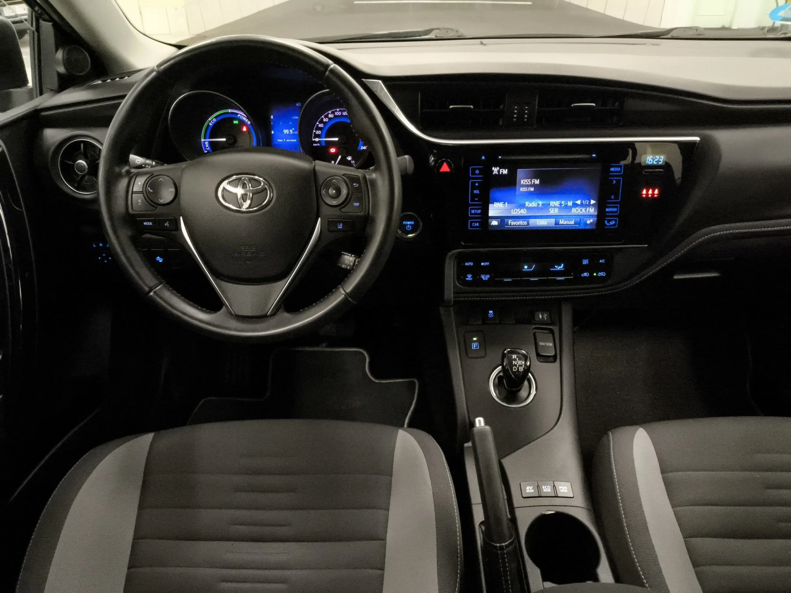 Toyota Auris 1.8 Hybrid Active 100 kW (136 CV) - Foto 20