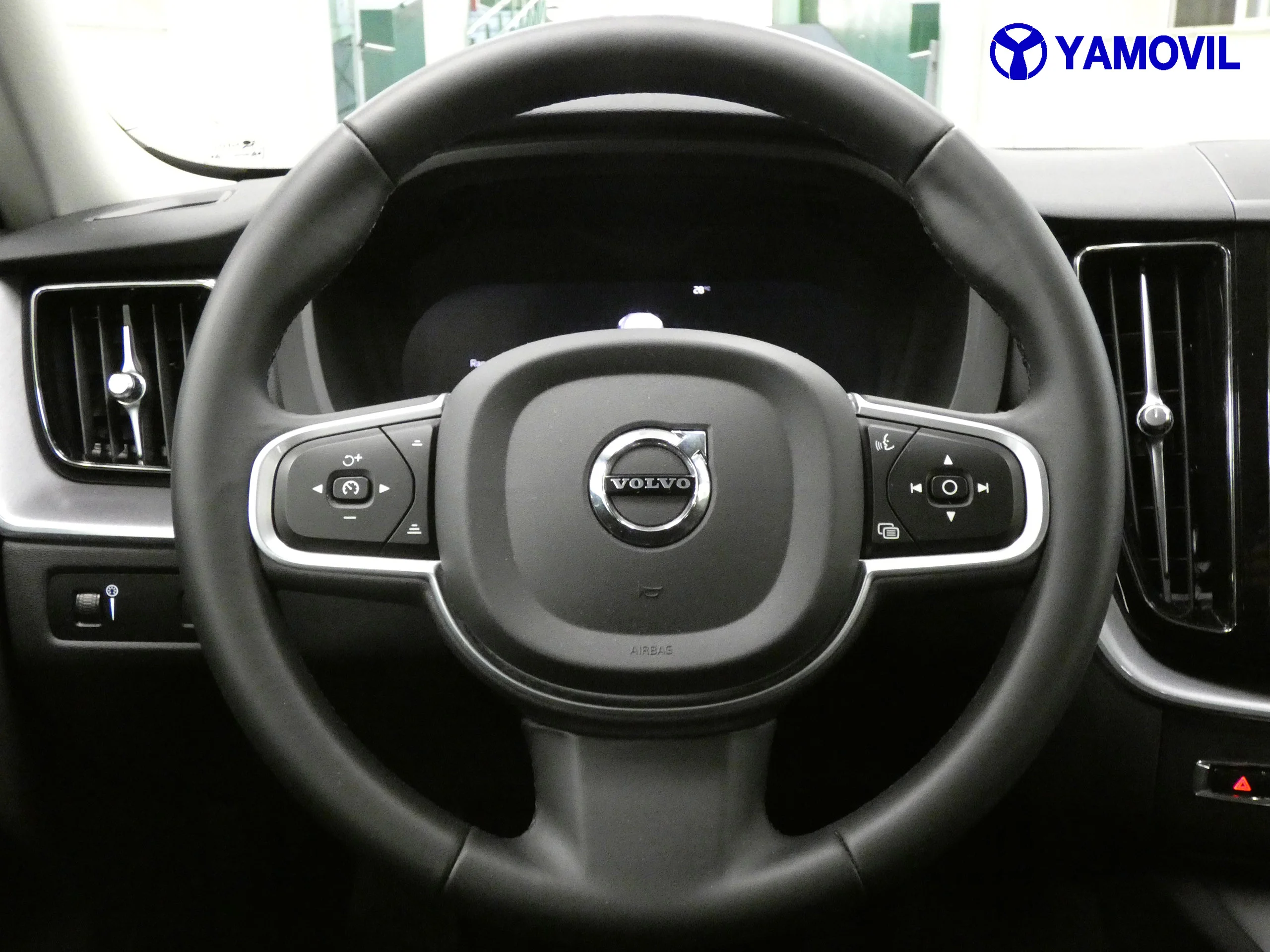 Volvo XC 60 2.0 B4 MOMENTUM PRO 5P - Foto 18