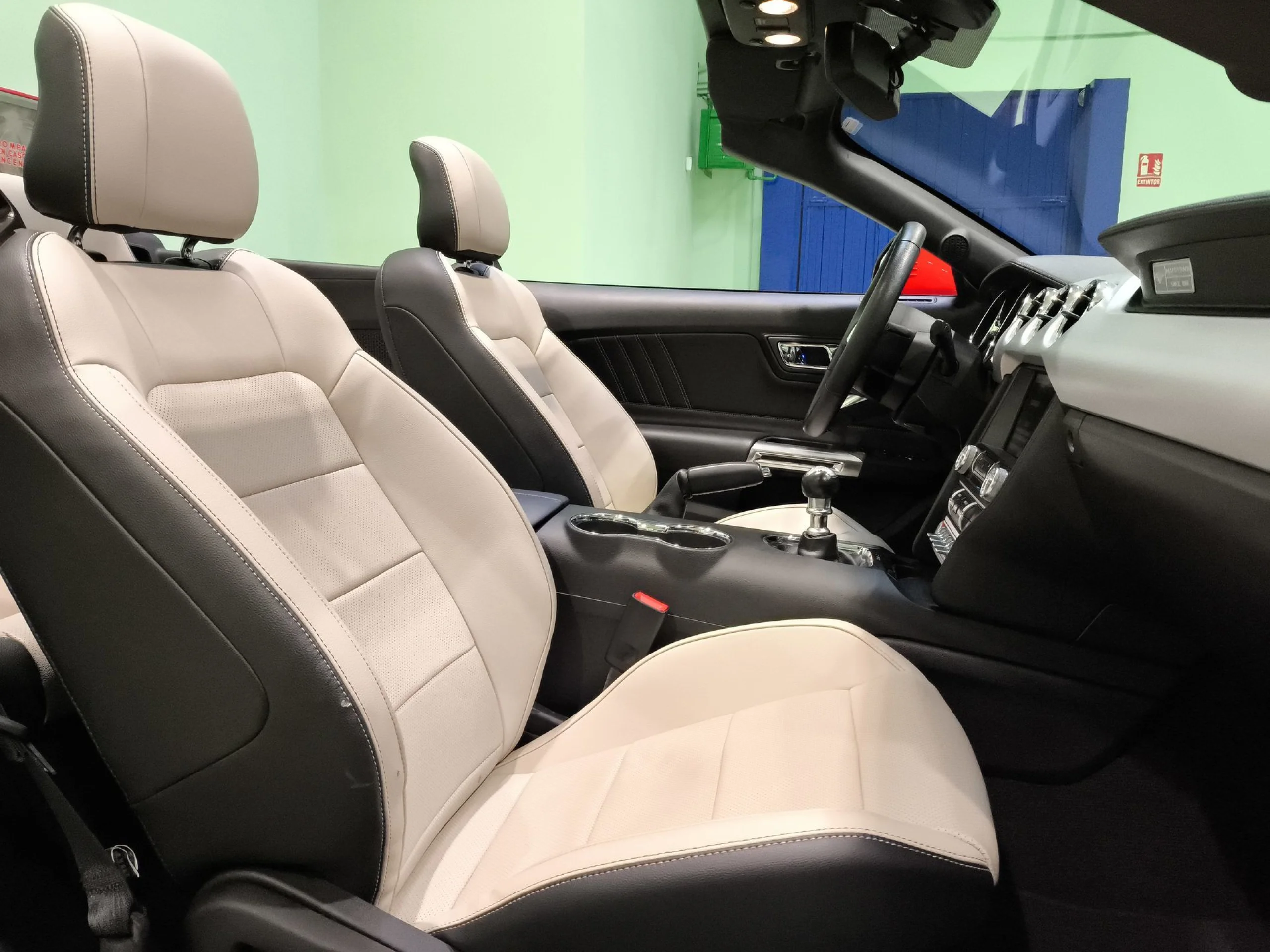 Ford Mustang 5.0 Ti-VCT V8 Convertible Mustang GT 307 kW (418 CV) - Foto 20