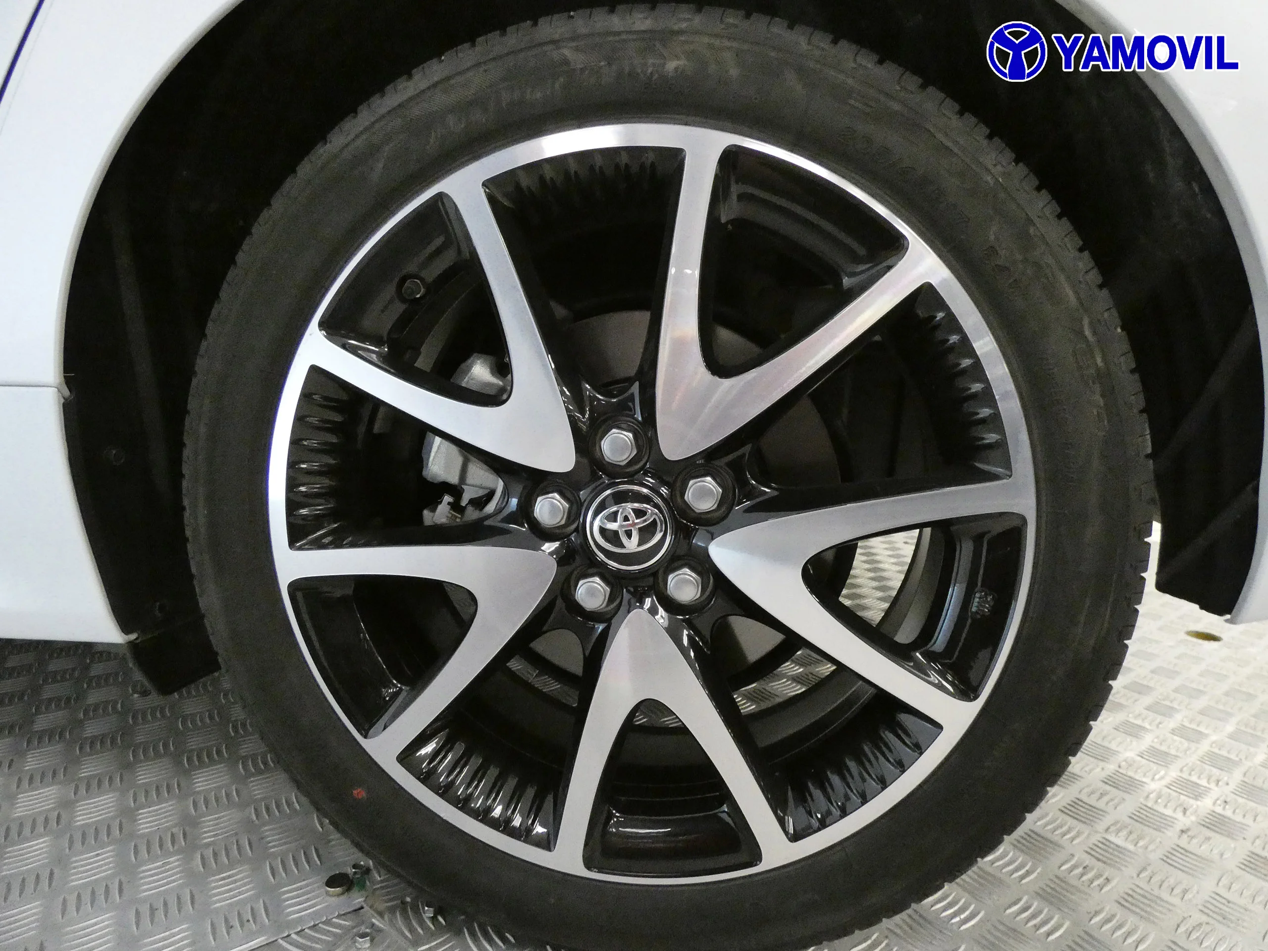 Toyota Yaris 1.5 STYLE PLUS 120H KYB AUT 5P - Foto 13
