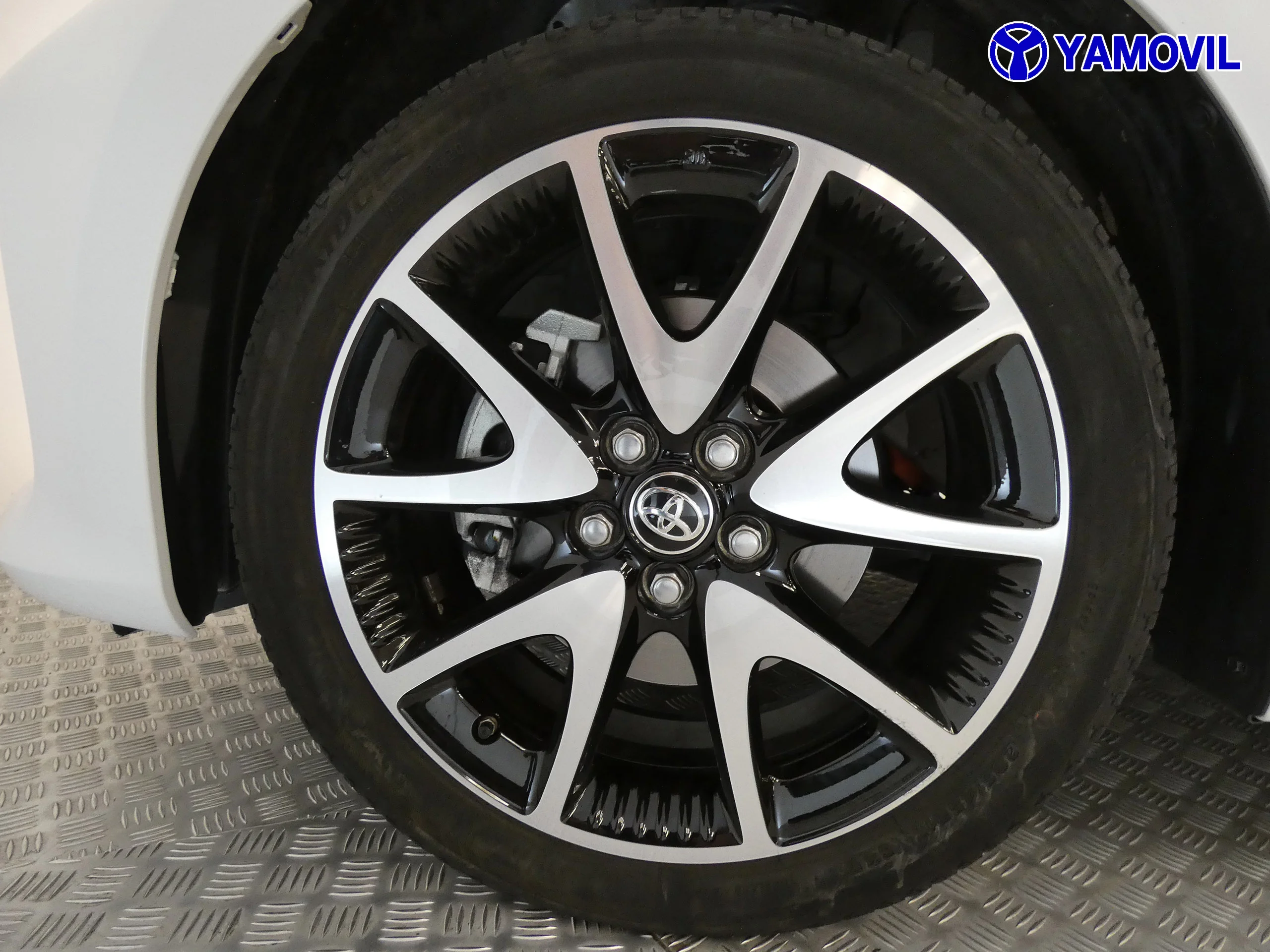 Toyota Yaris 1.5 STYLE PLUS 120H KYB AUT 5P - Foto 12