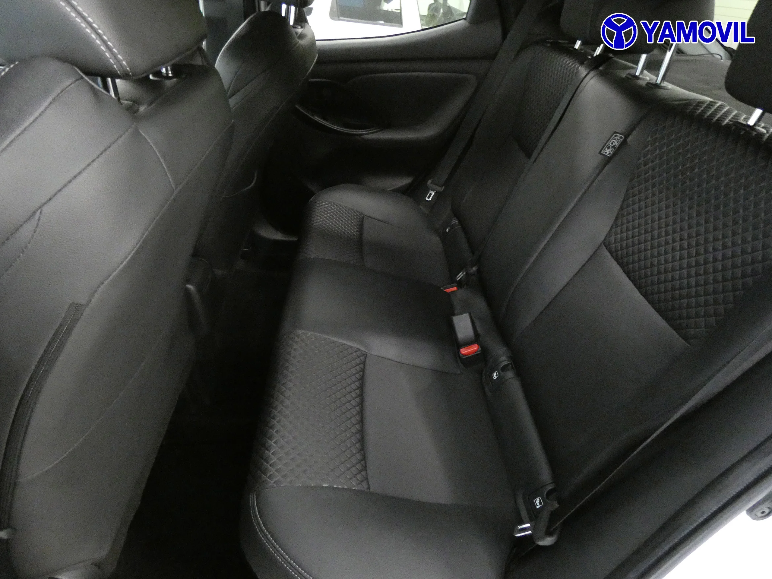 Toyota Yaris 1.5 STYLE PLUS 120H KYB AUT 5P - Foto 16