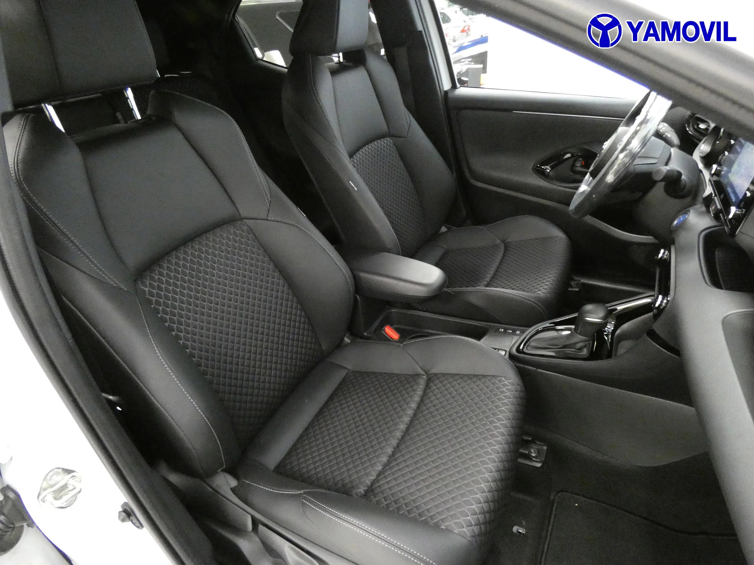 Toyota Yaris 1.5 STYLE PLUS 120H KYB AUT 5P - Foto 17