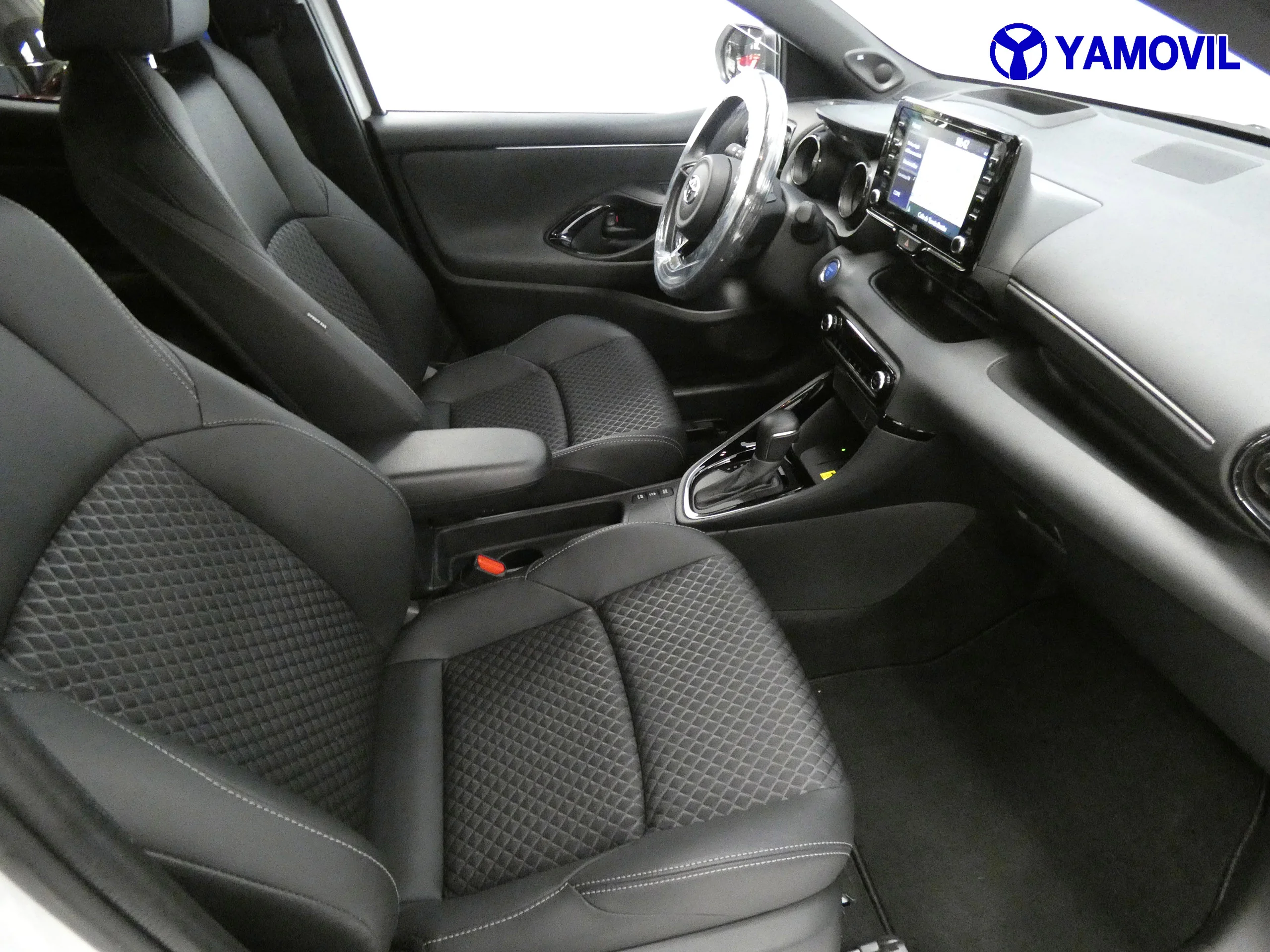 Toyota Yaris 1.5 STYLE PLUS 120H KYB AUT 5P - Foto 18