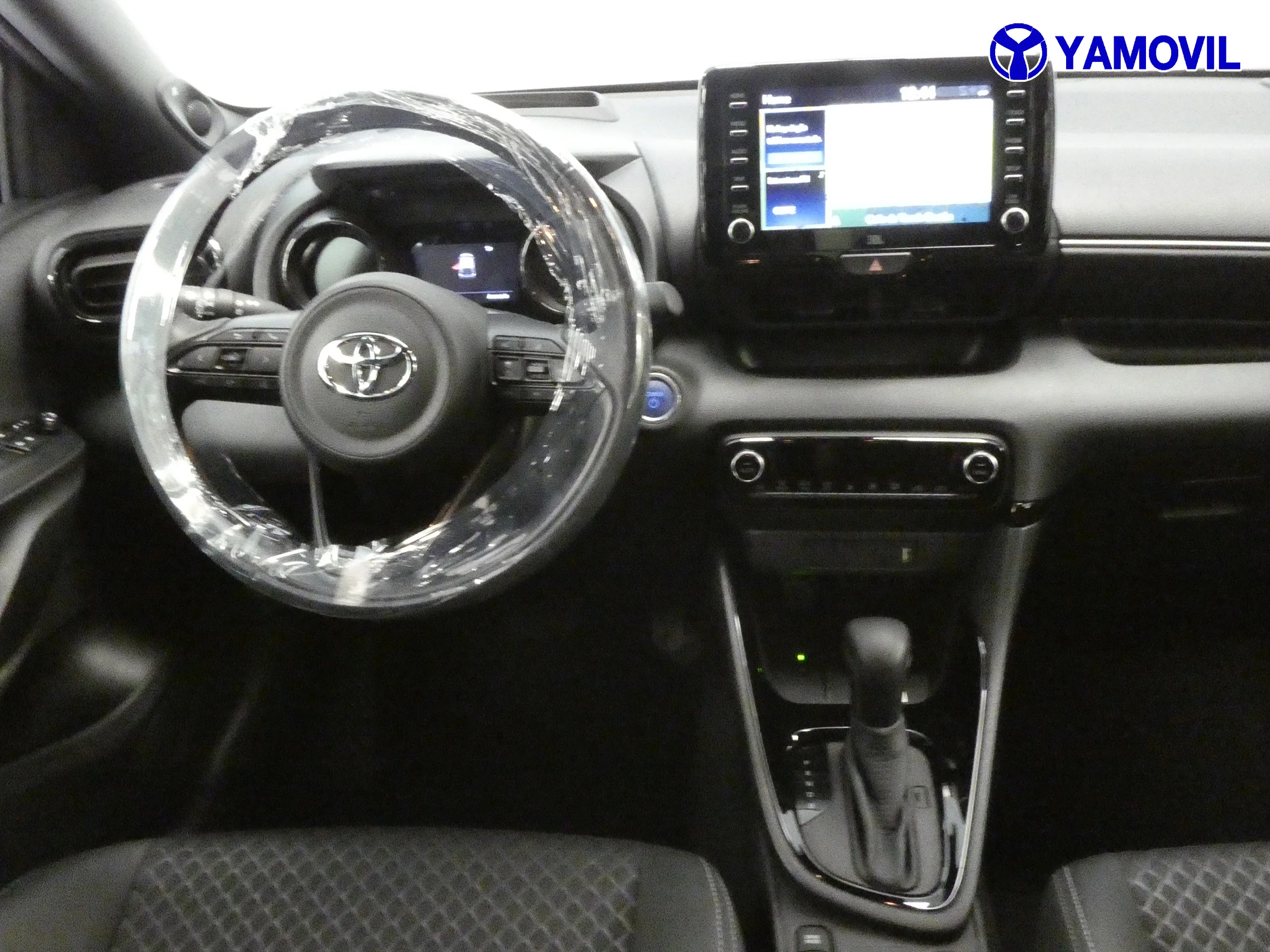 Toyota Yaris 1.5 STYLE PLUS 120H KYB AUT 5P - Foto 27
