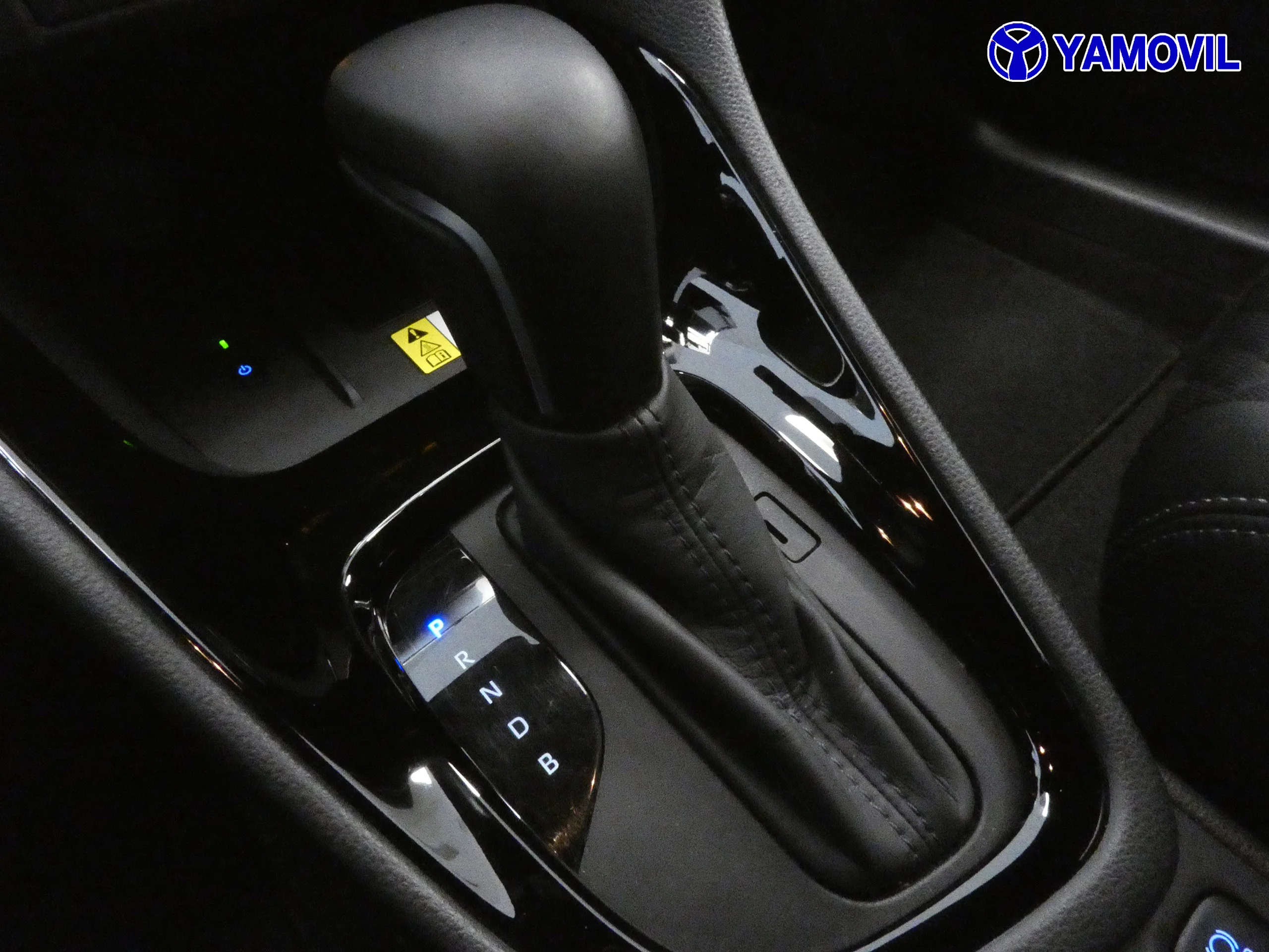Toyota Yaris 1.5 STYLE PLUS 120H KYB AUT 5P - Foto 39