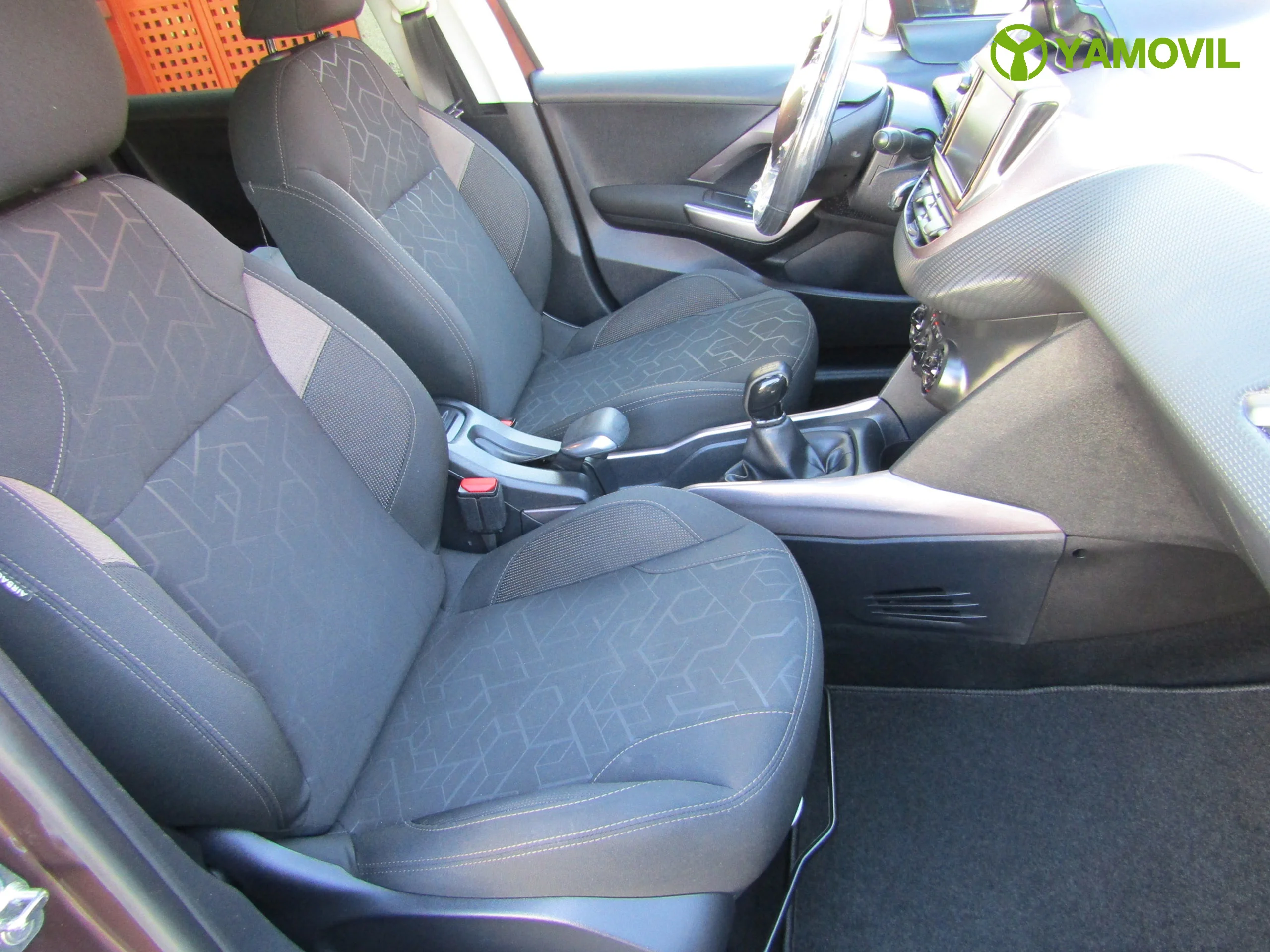 Peugeot 2008 1.6HDI ACTIVE 92CV - Foto 15