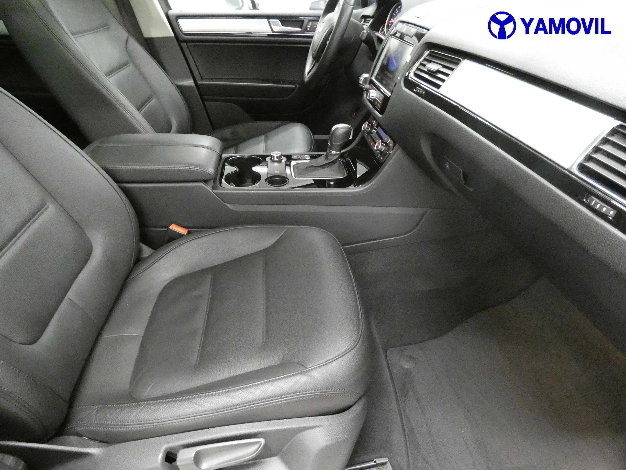Volkswagen Touareg 3.0 TDI V6 TIPTRONIC  - Foto 17