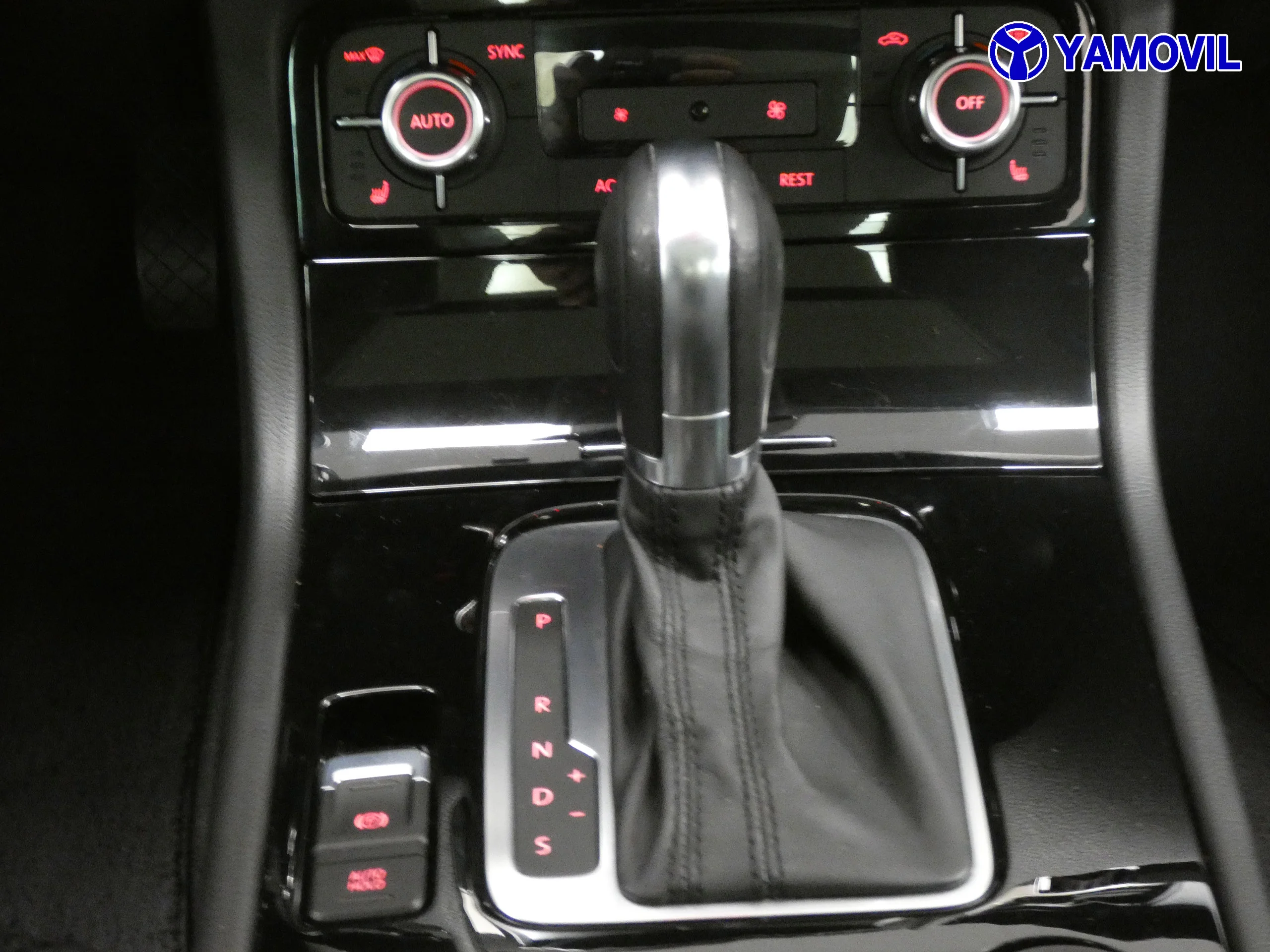 Volkswagen Touareg 3.0 TDI V6 TIPTRONIC  - Foto 25