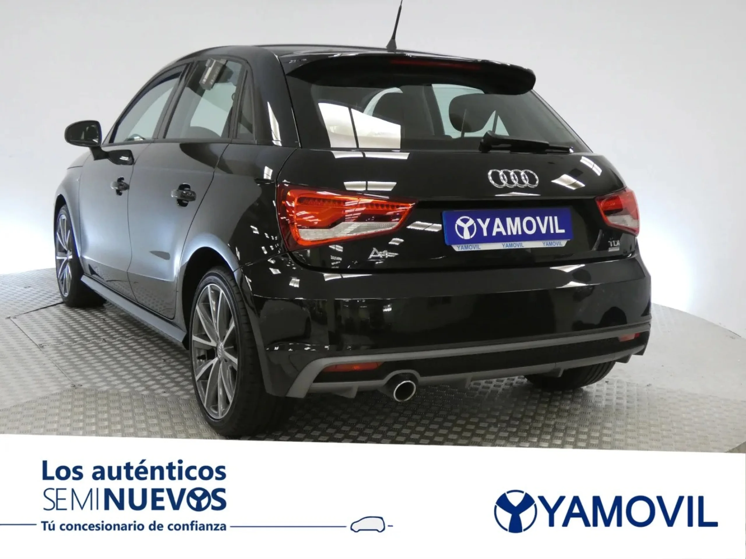 Audi A1 Sportback Adrenalin 1.4 TDI ultra 66 kW (90 CV) S tronic - Foto 4