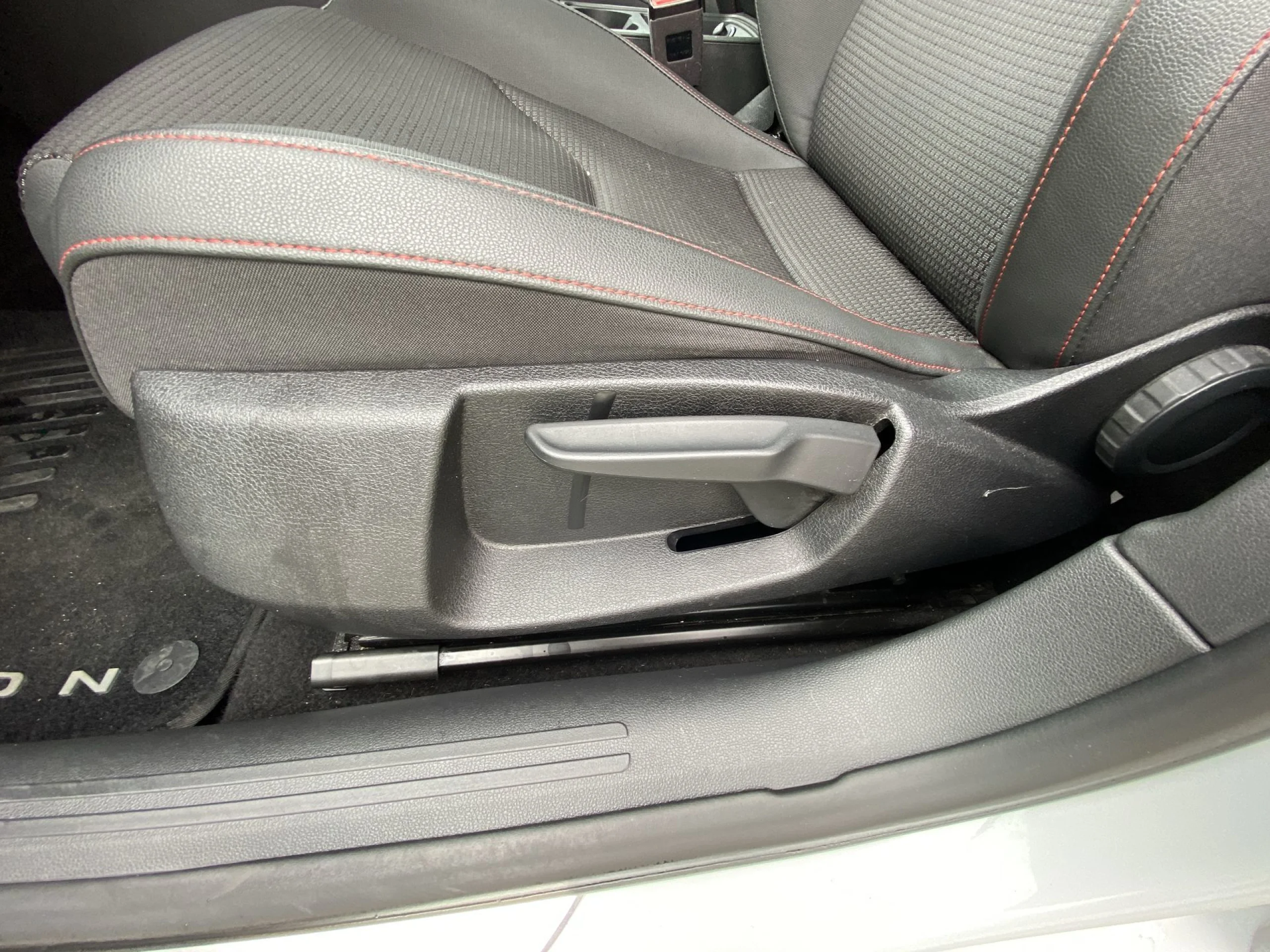 Seat Leon 2.0 TDI SANDS FR 135 kW (184 CV) - Foto 9