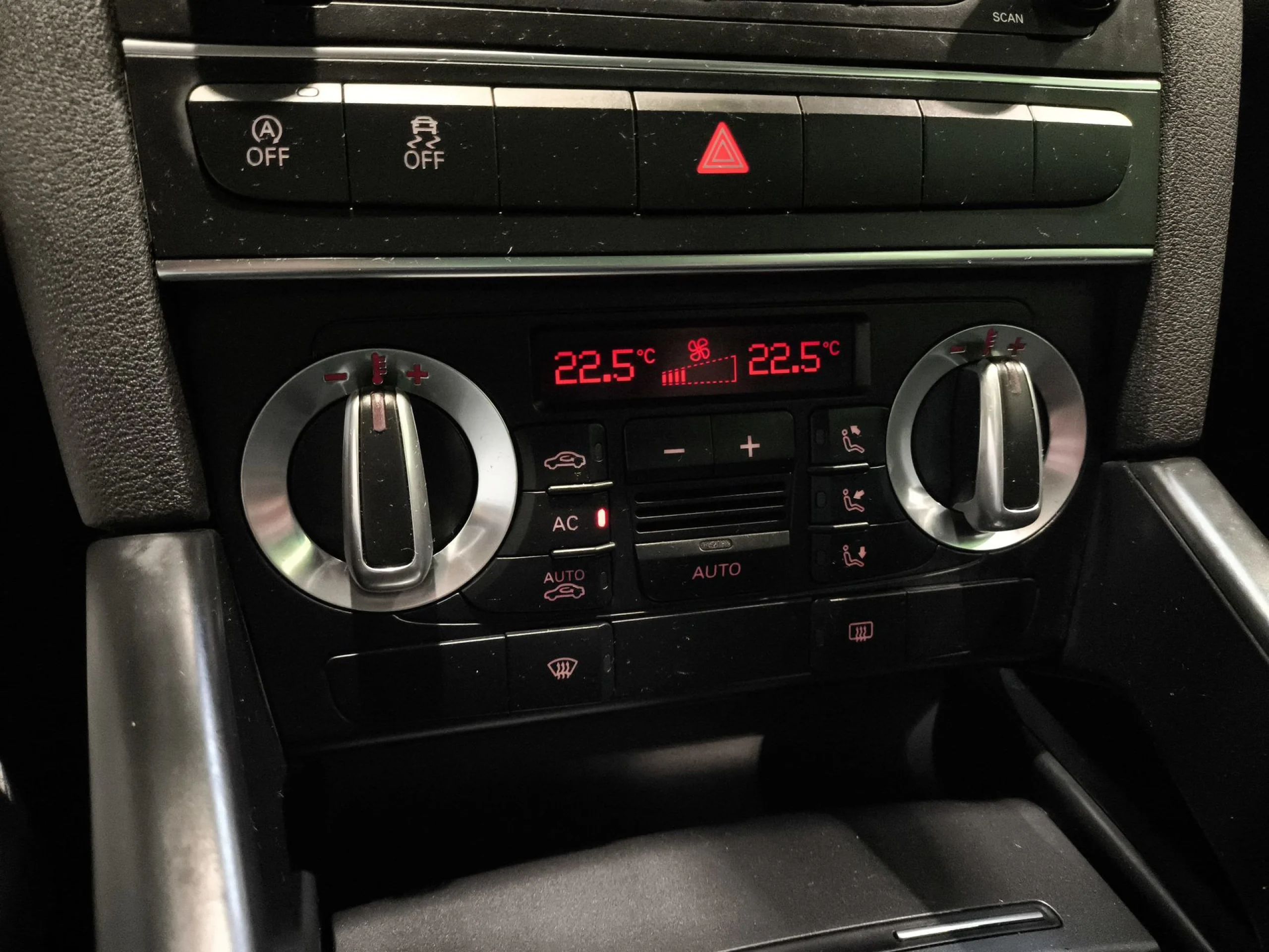 Audi A3 Sportback Attraction 1.6 TDI 77 kW (105 CV) - Foto 17