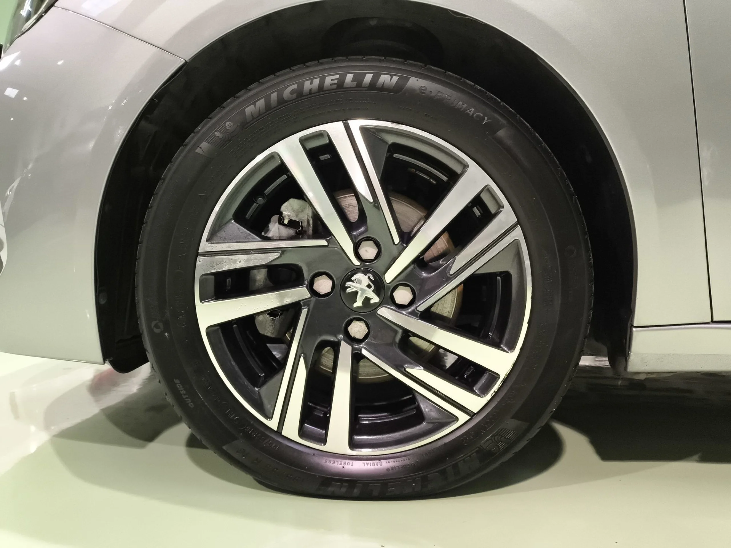 Peugeot 208 PureTech 100 Allure 75 kW (100 CV) - Foto 7