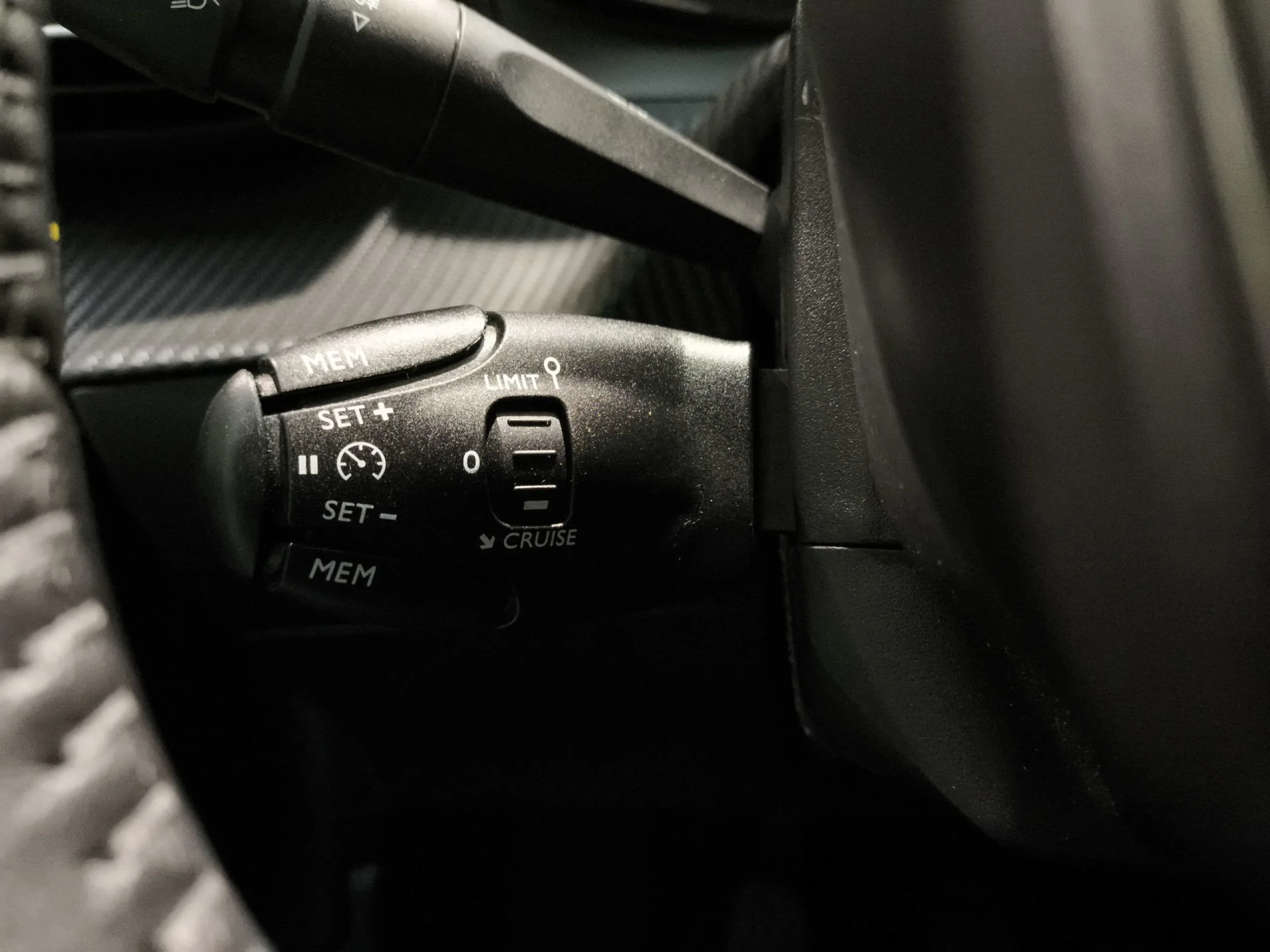 Peugeot 208 PureTech 100 Allure 75 kW (100 CV) - Foto 14